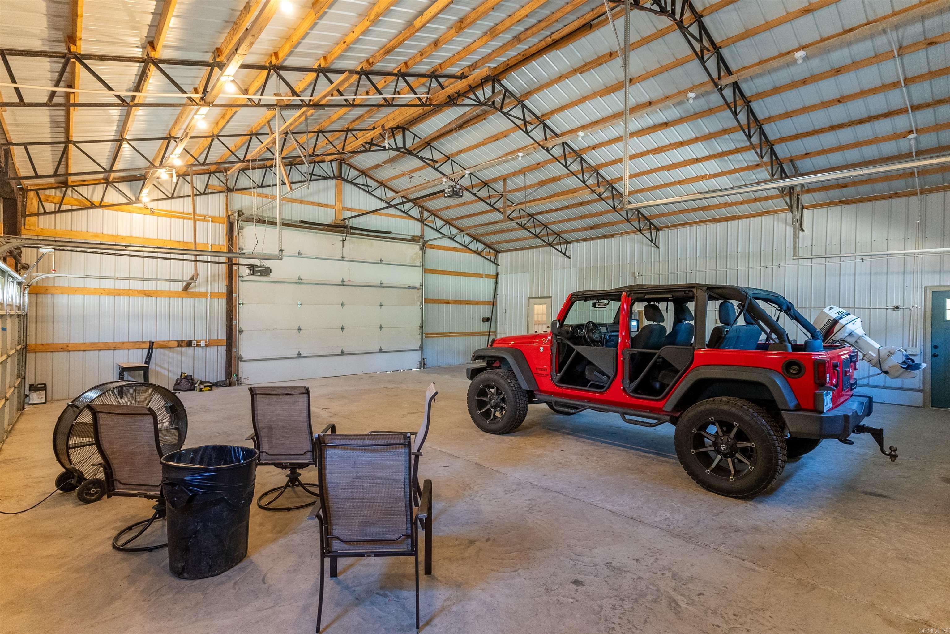 NORTH HILLS ESTATES - Residential