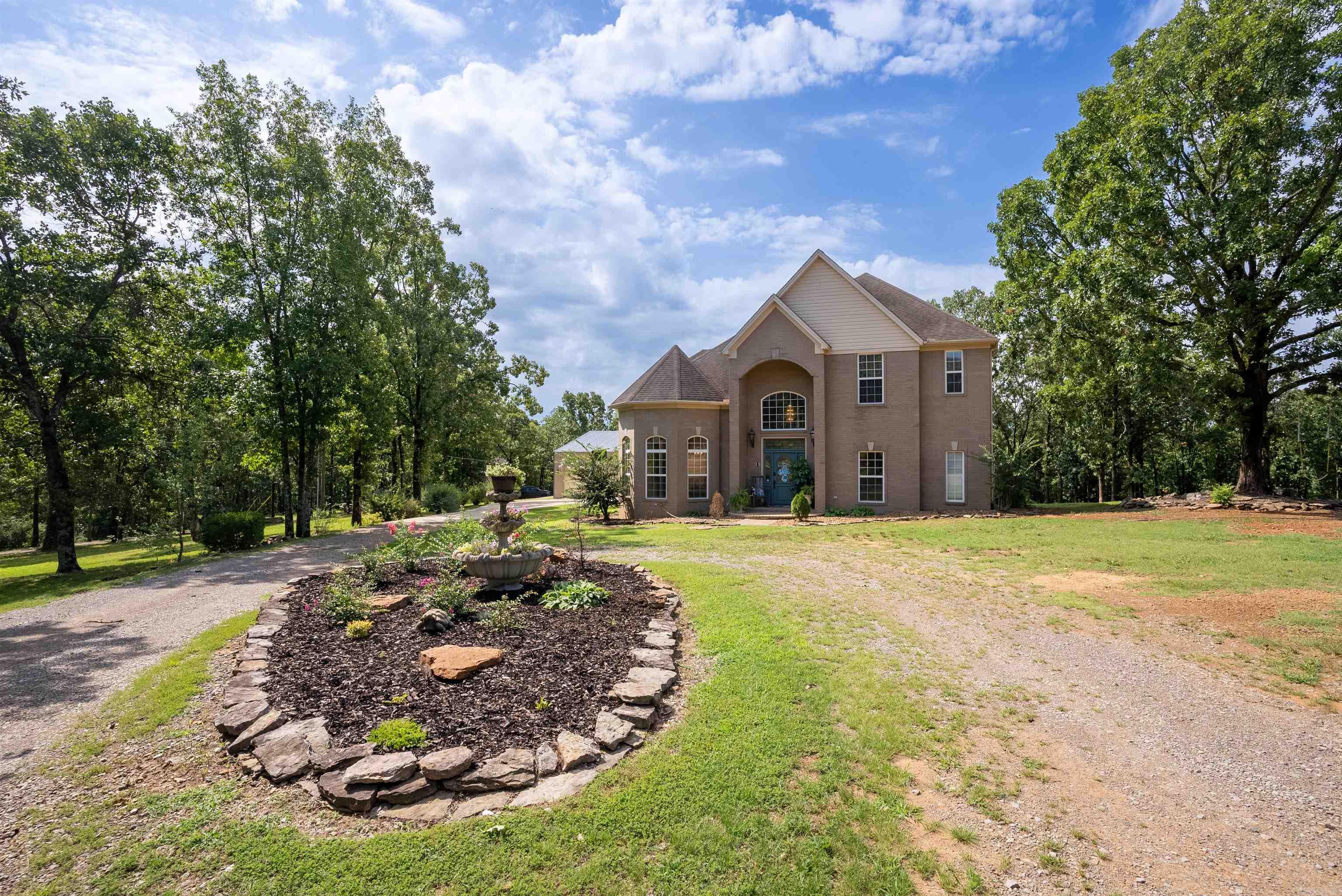 NORTH HILLS ESTATES - Residential