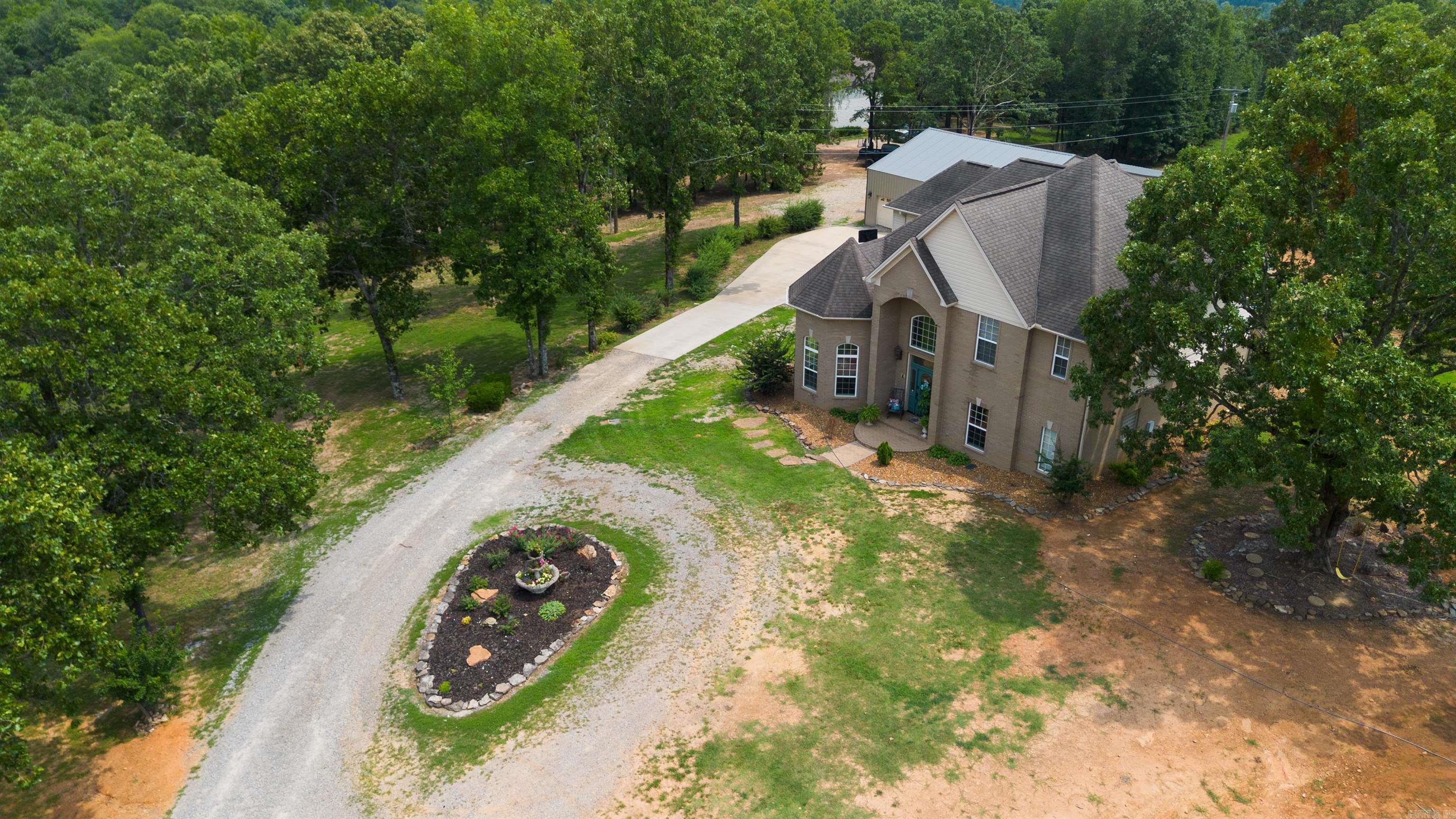 NORTH HILLS ESTATES - Residential