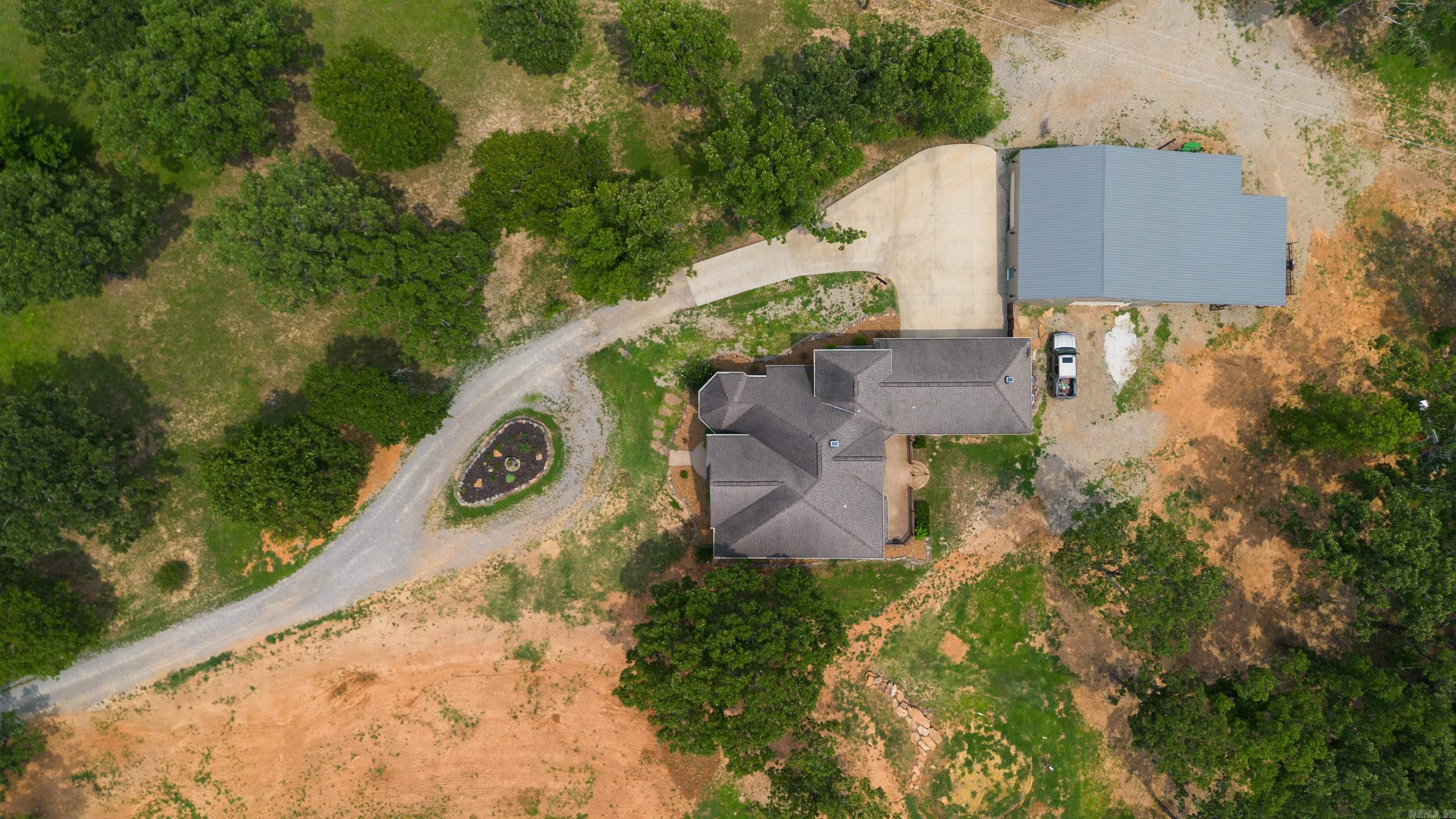 NORTH HILLS ESTATES - Residential