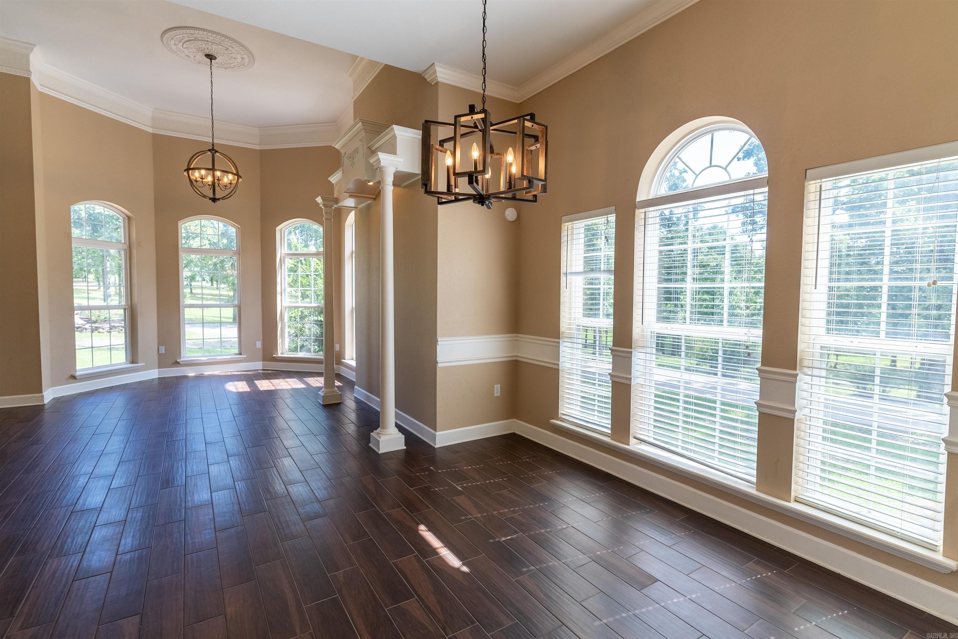 NORTH HILLS ESTATES - Residential