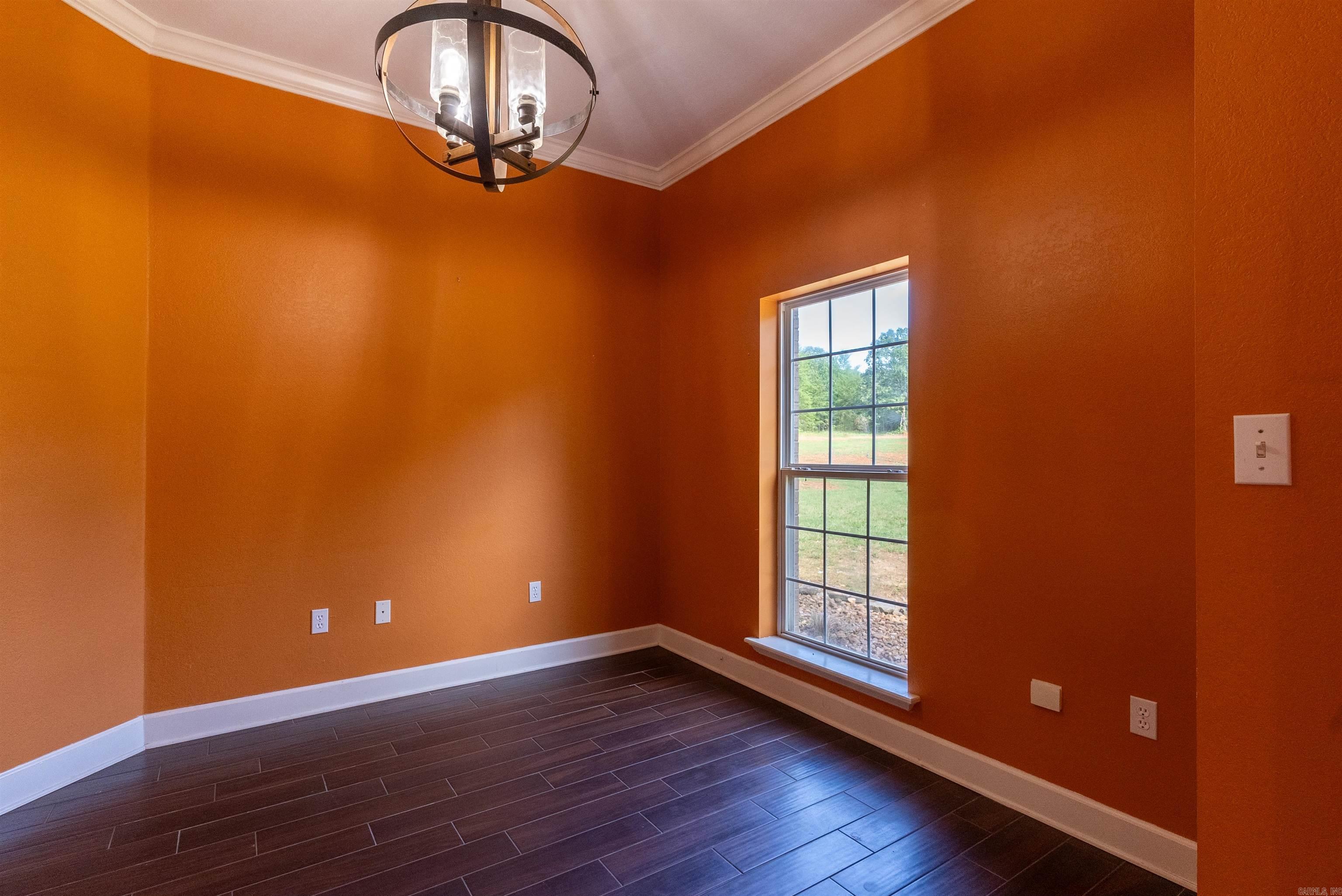 NORTH HILLS ESTATES - Residential