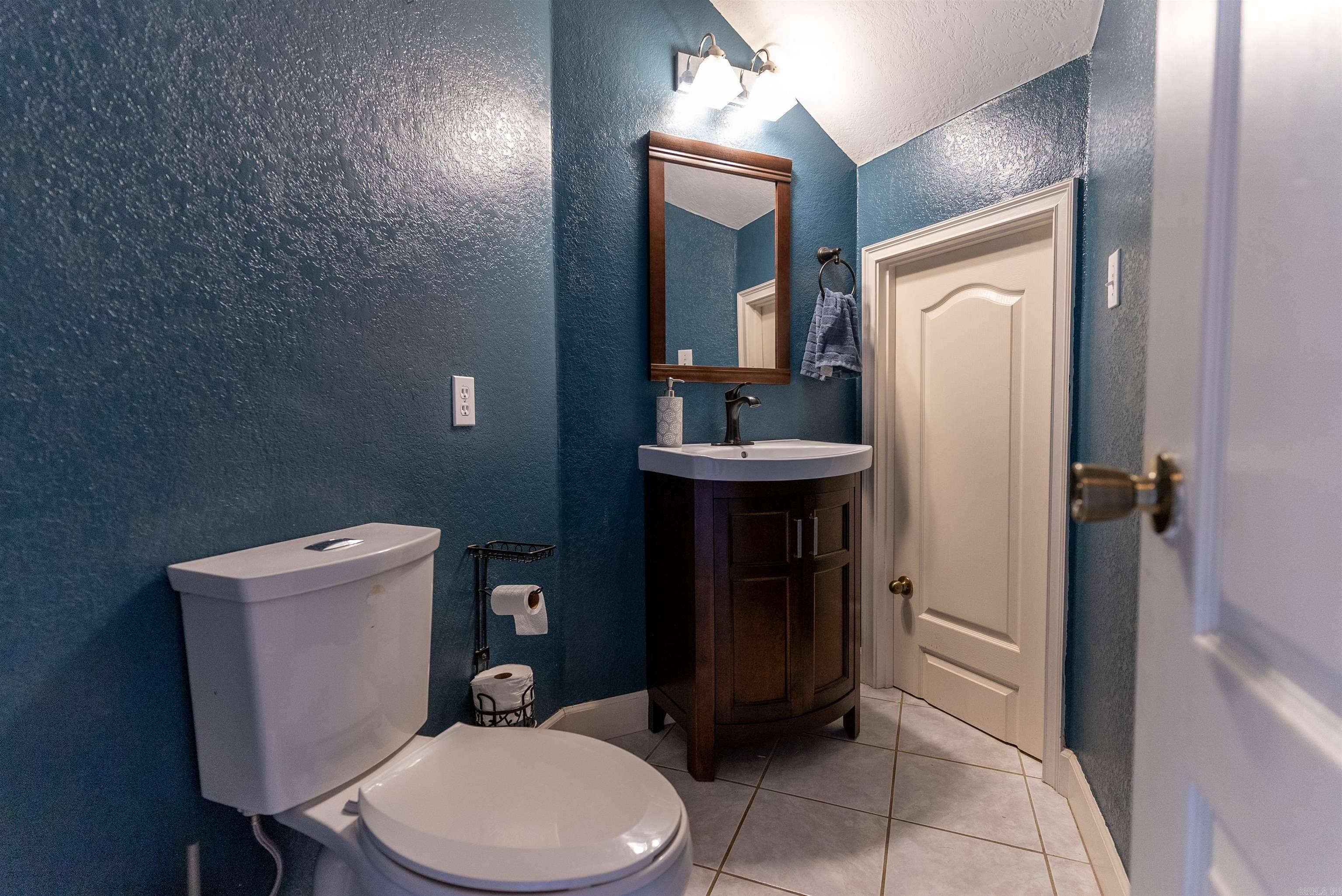 NORTH HILLS ESTATES - Residential