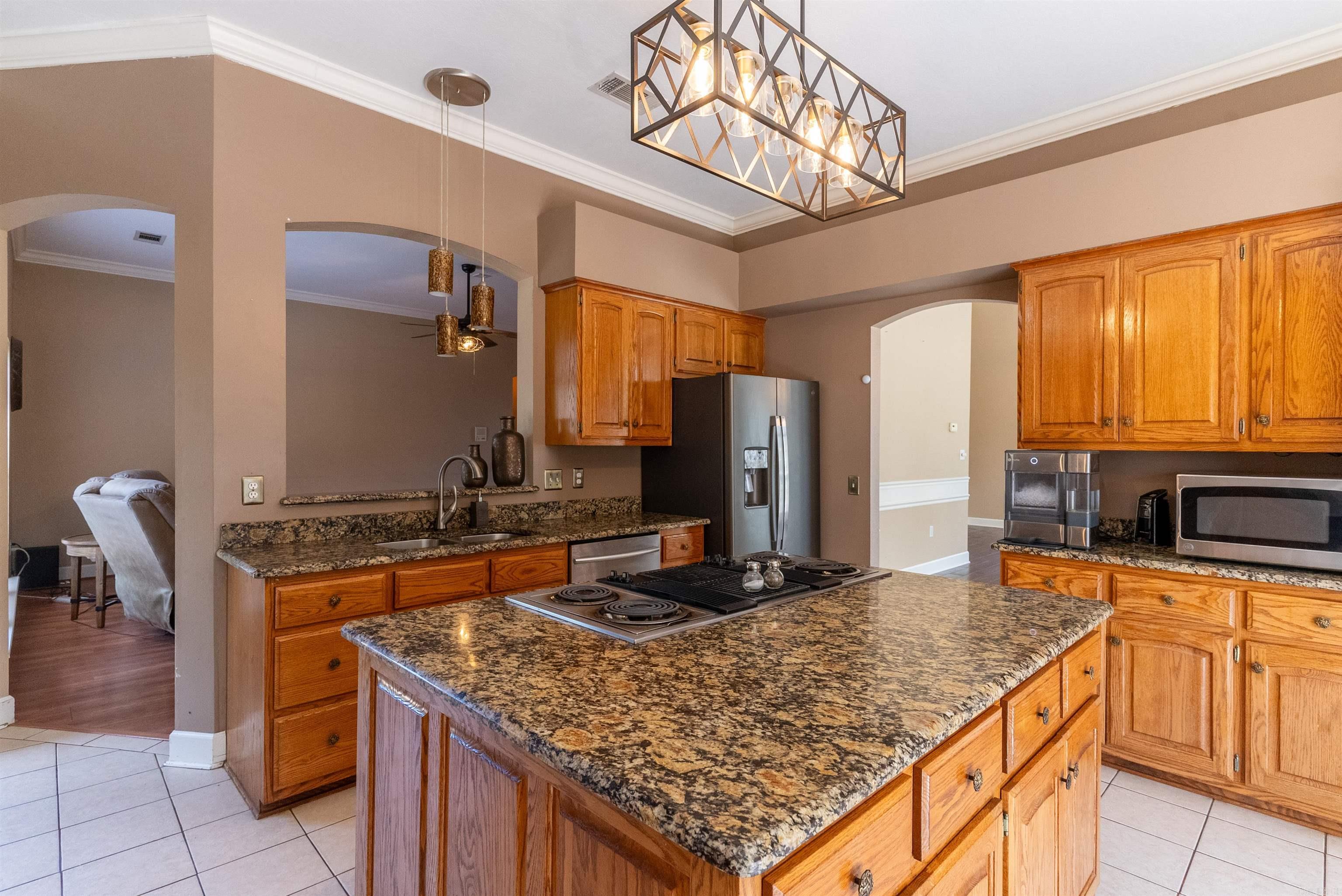 NORTH HILLS ESTATES - Residential