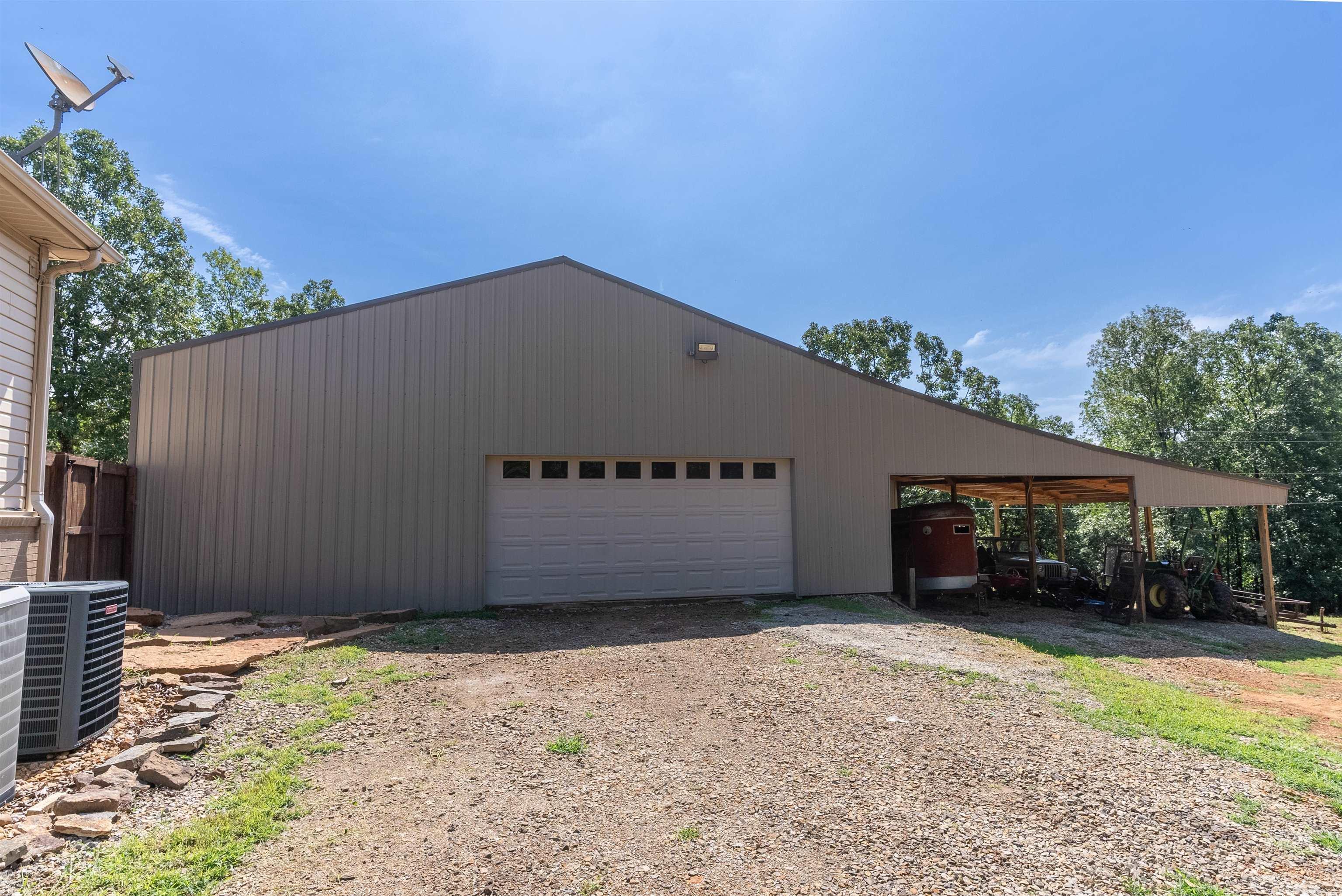 NORTH HILLS ESTATES - Residential