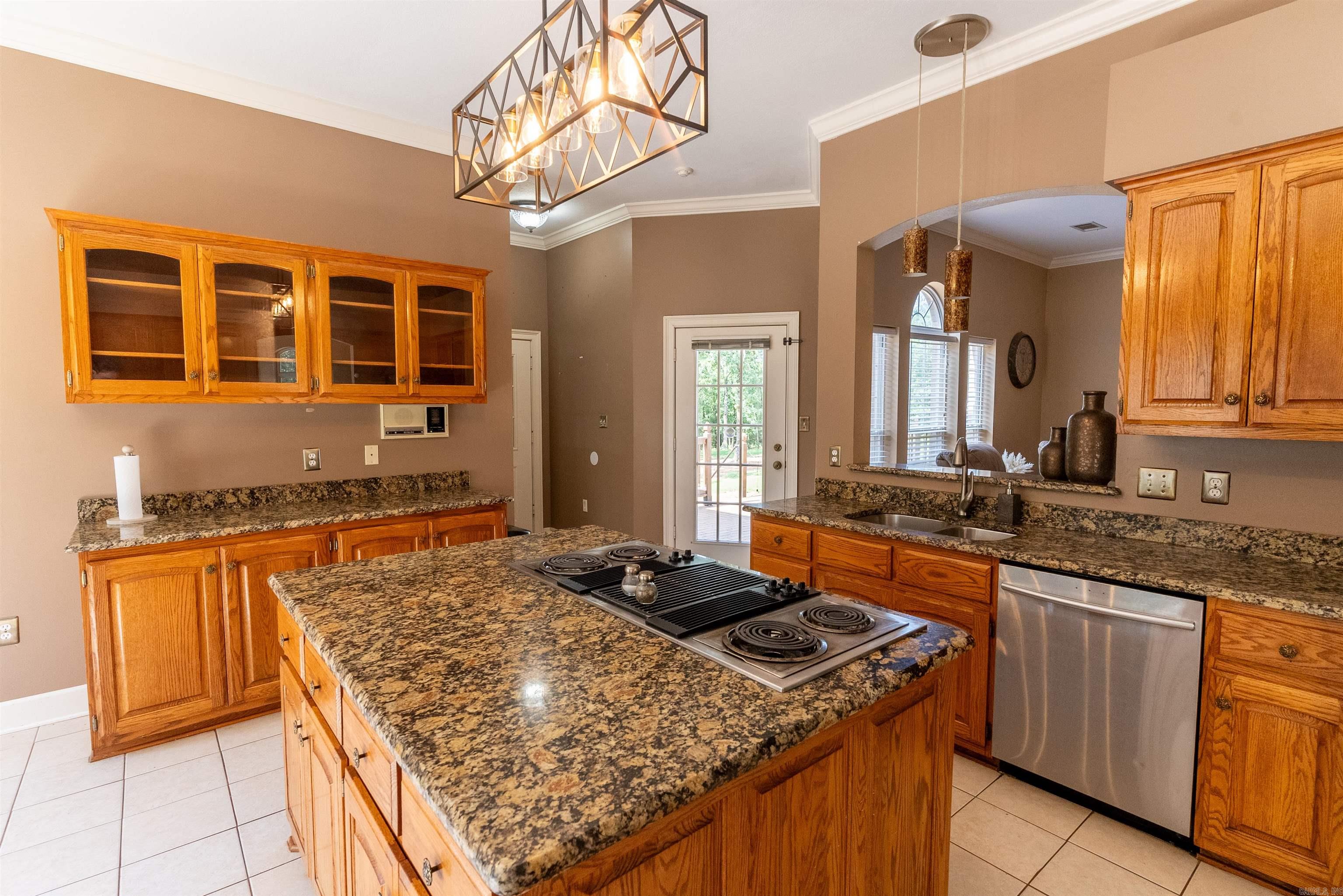 NORTH HILLS ESTATES - Residential