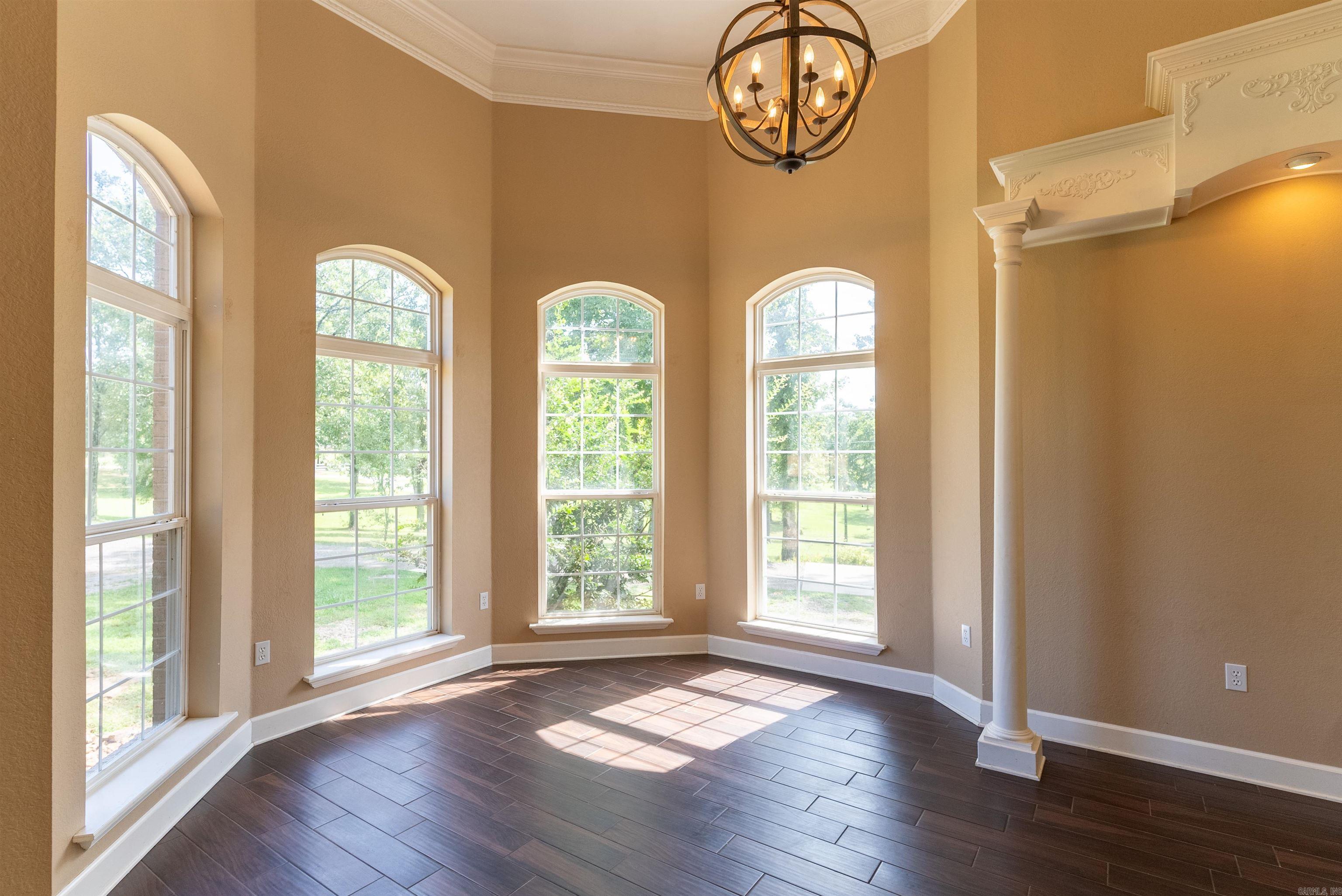 NORTH HILLS ESTATES - Residential