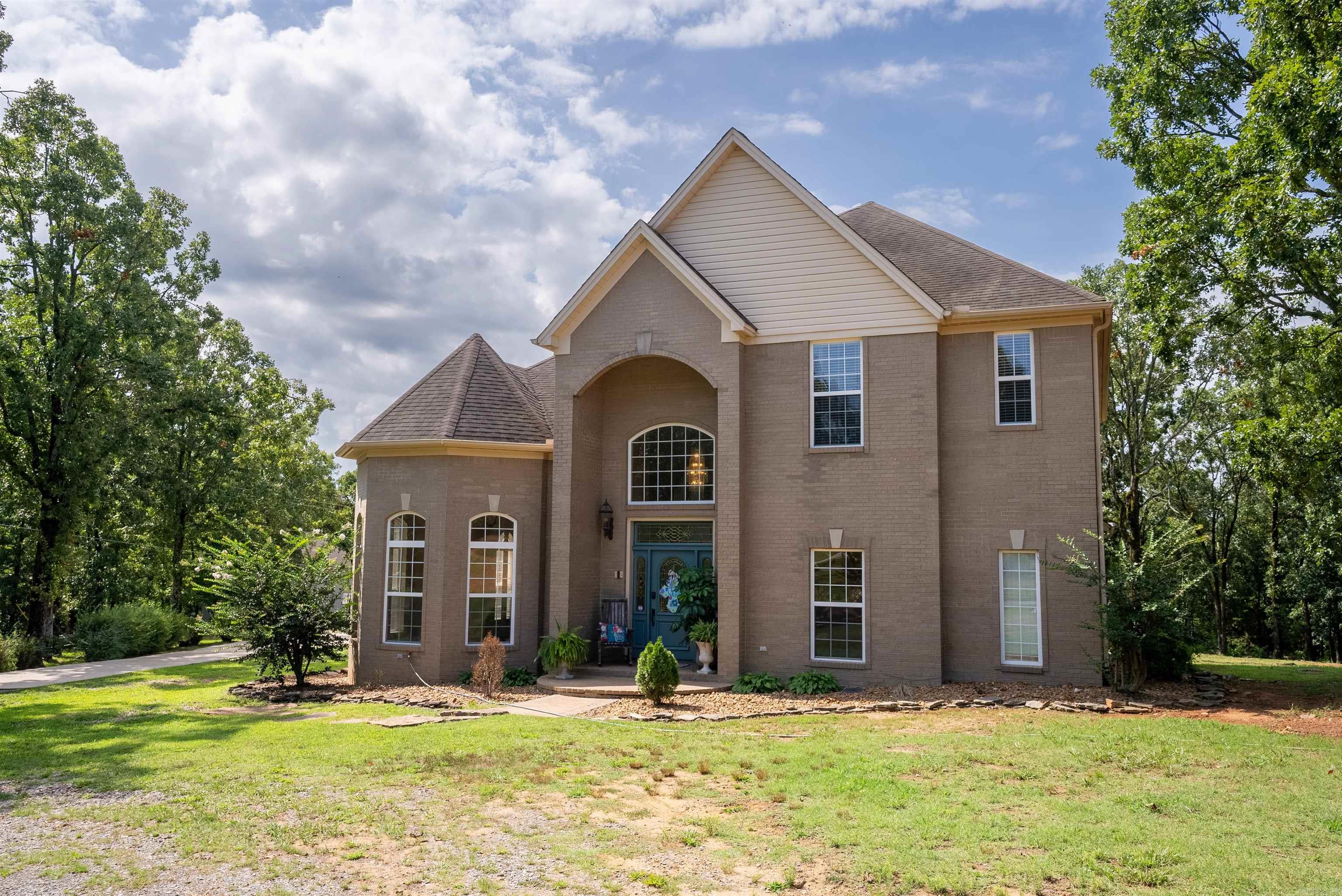 NORTH HILLS ESTATES - Residential