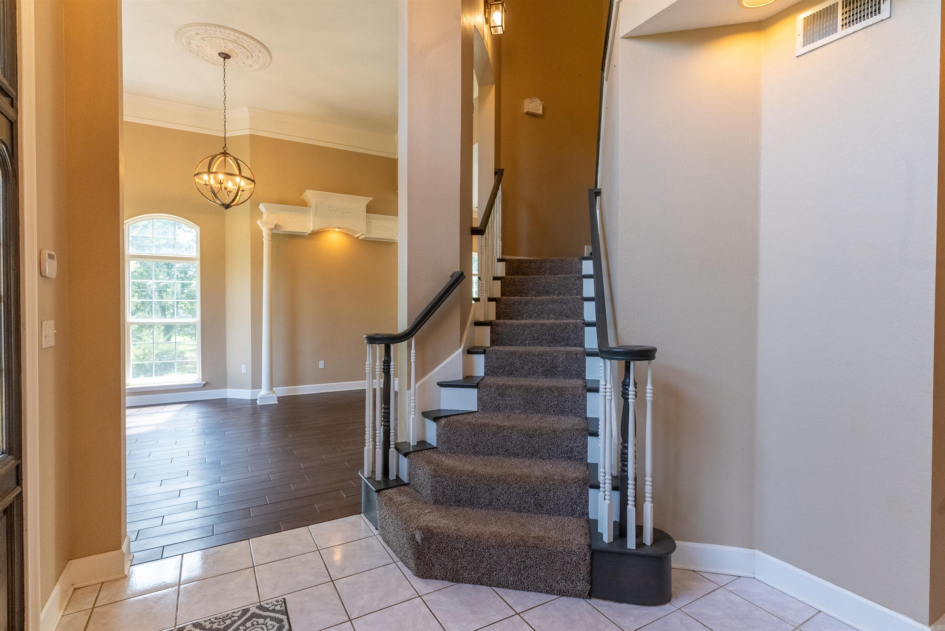 NORTH HILLS ESTATES - Residential