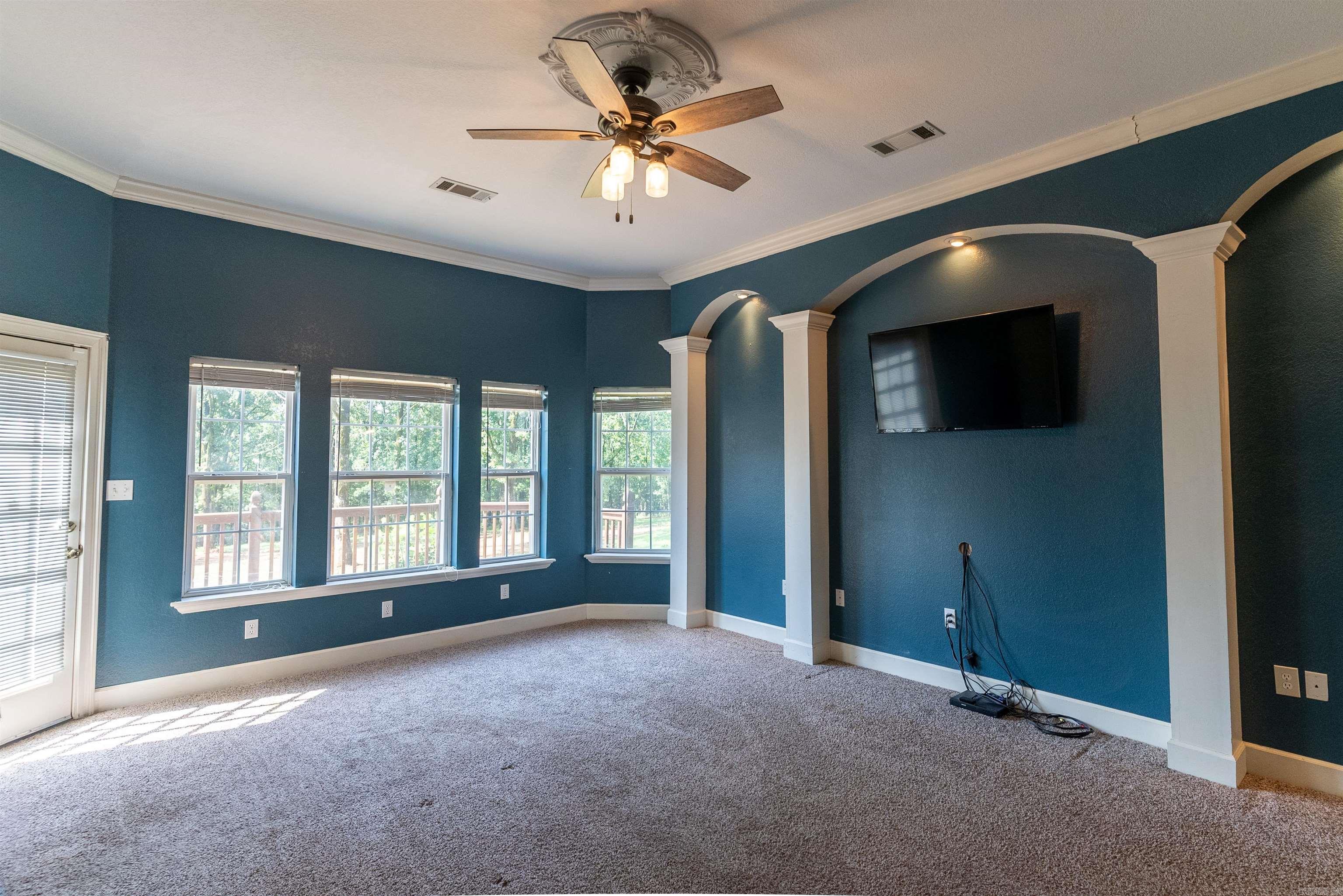 NORTH HILLS ESTATES - Residential