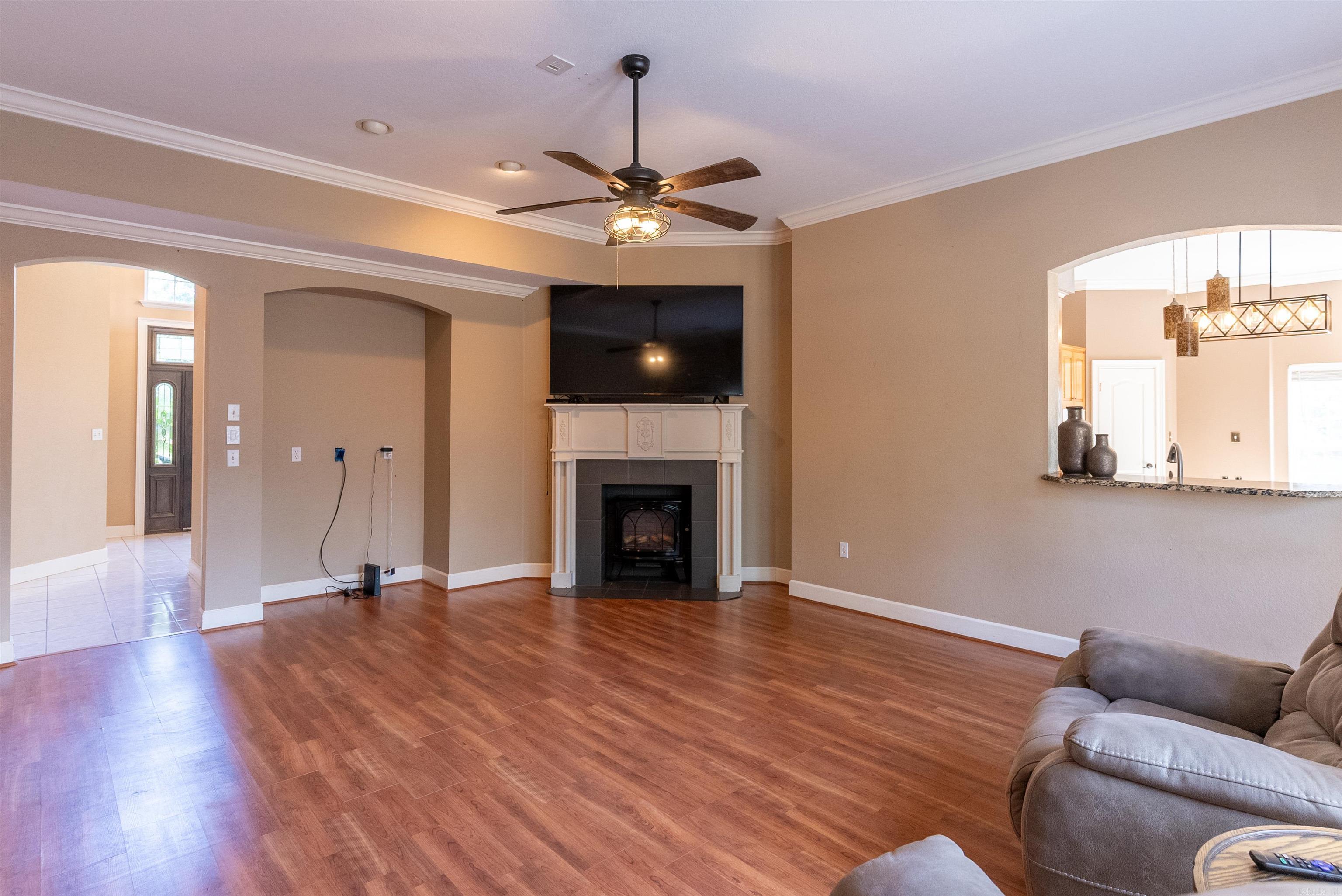 NORTH HILLS ESTATES - Residential