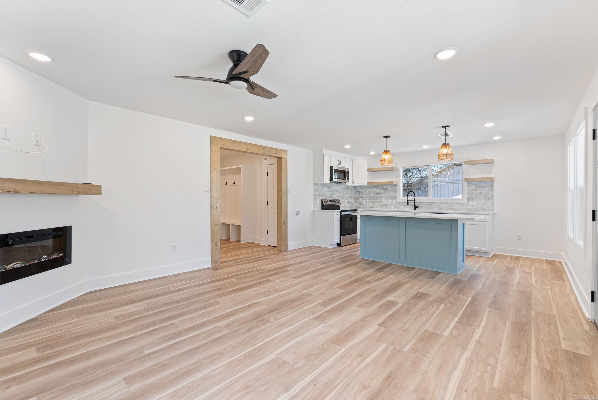 COLLEGE OAK ADDN - Residential