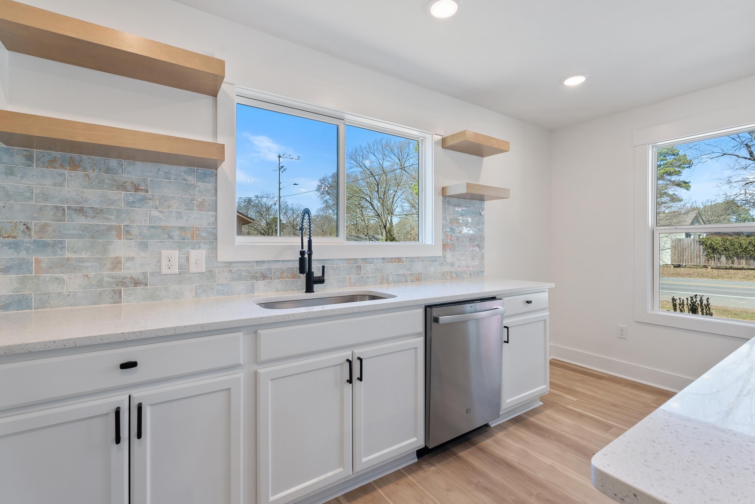 COLLEGE OAK ADDN - Residential