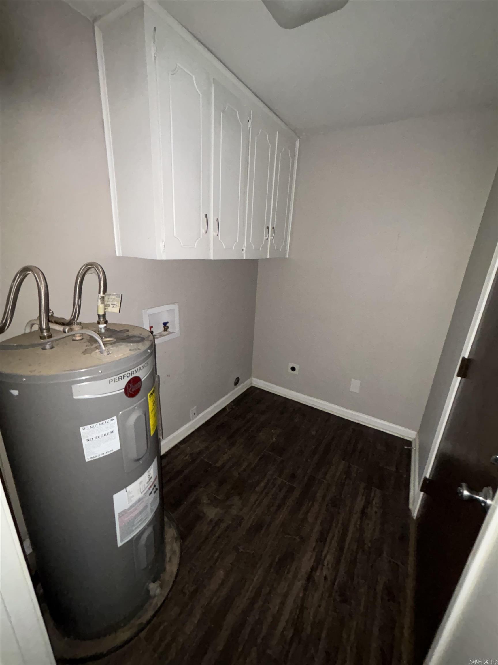 OAK MEADOWS - Residential