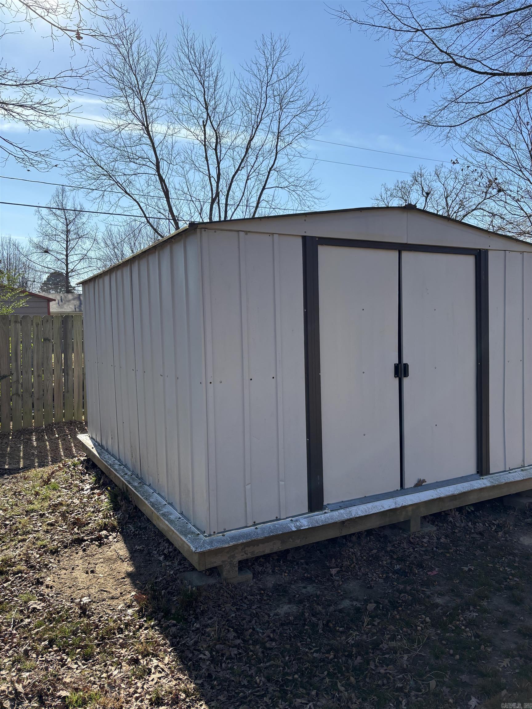 OAK MEADOWS - Residential