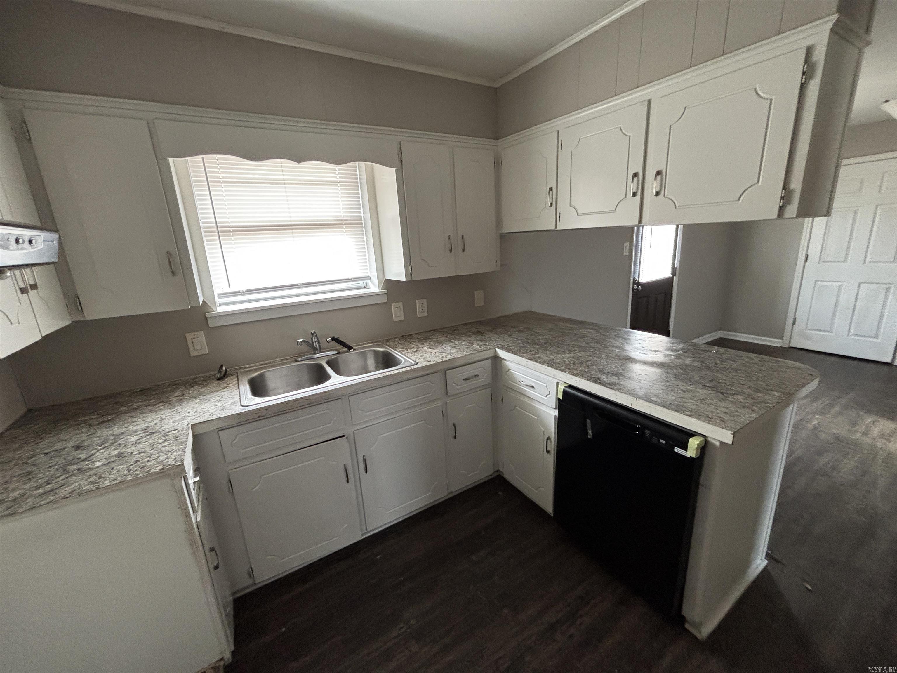 OAK MEADOWS - Residential