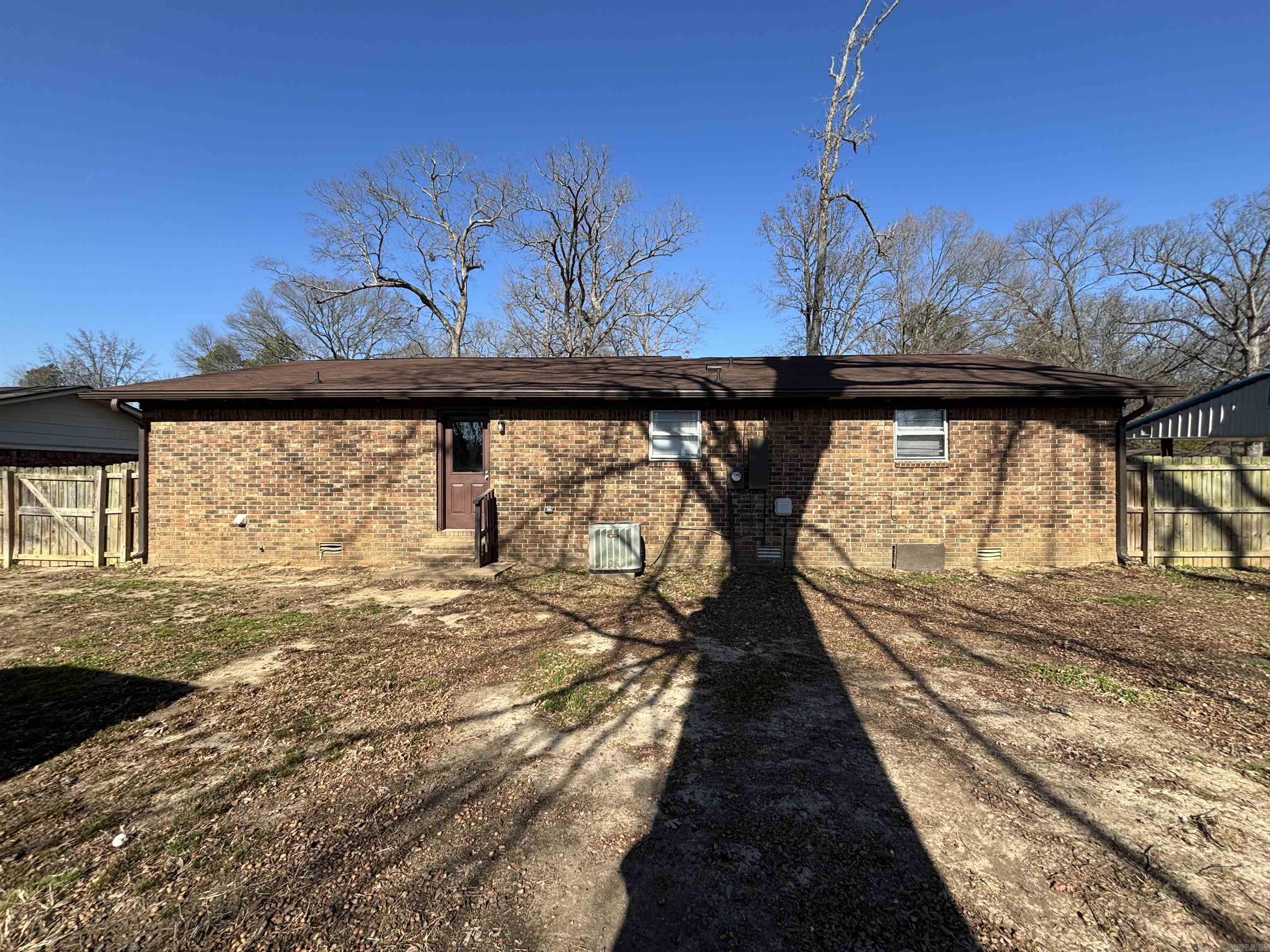 OAK MEADOWS - Residential