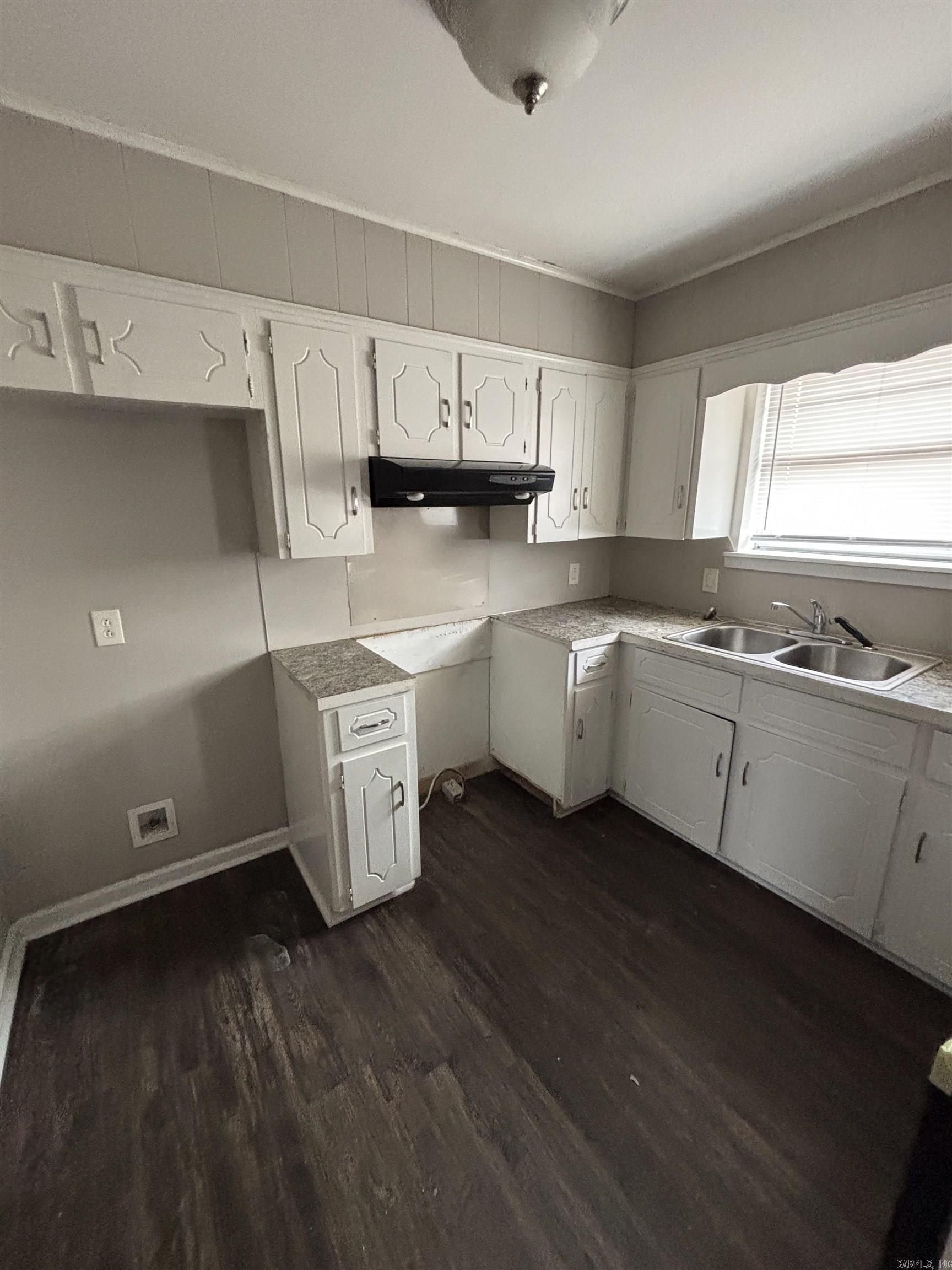 OAK MEADOWS - Residential