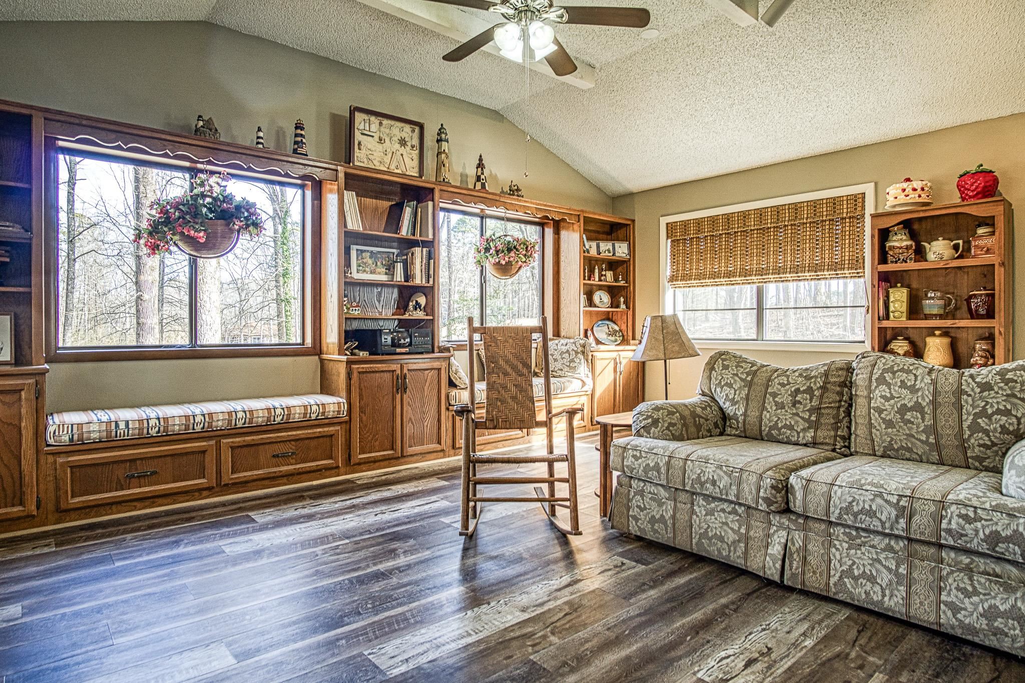 CASTILLO - Residential