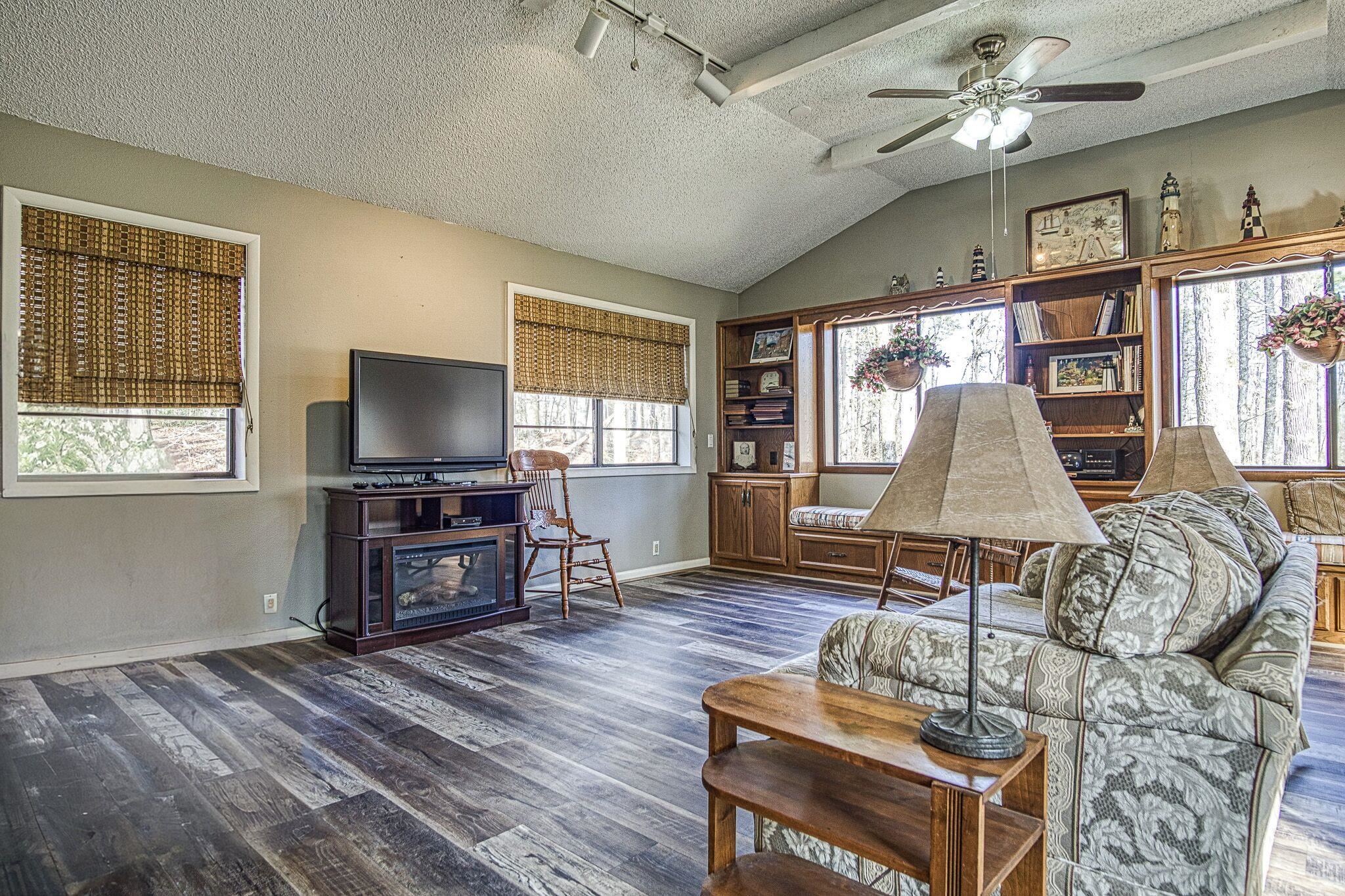 CASTILLO - Residential