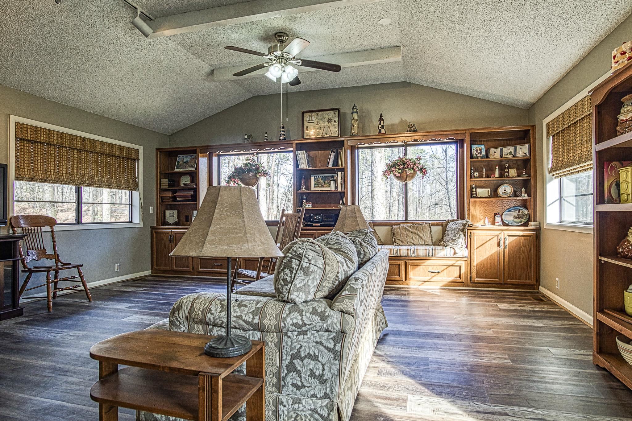 CASTILLO - Residential