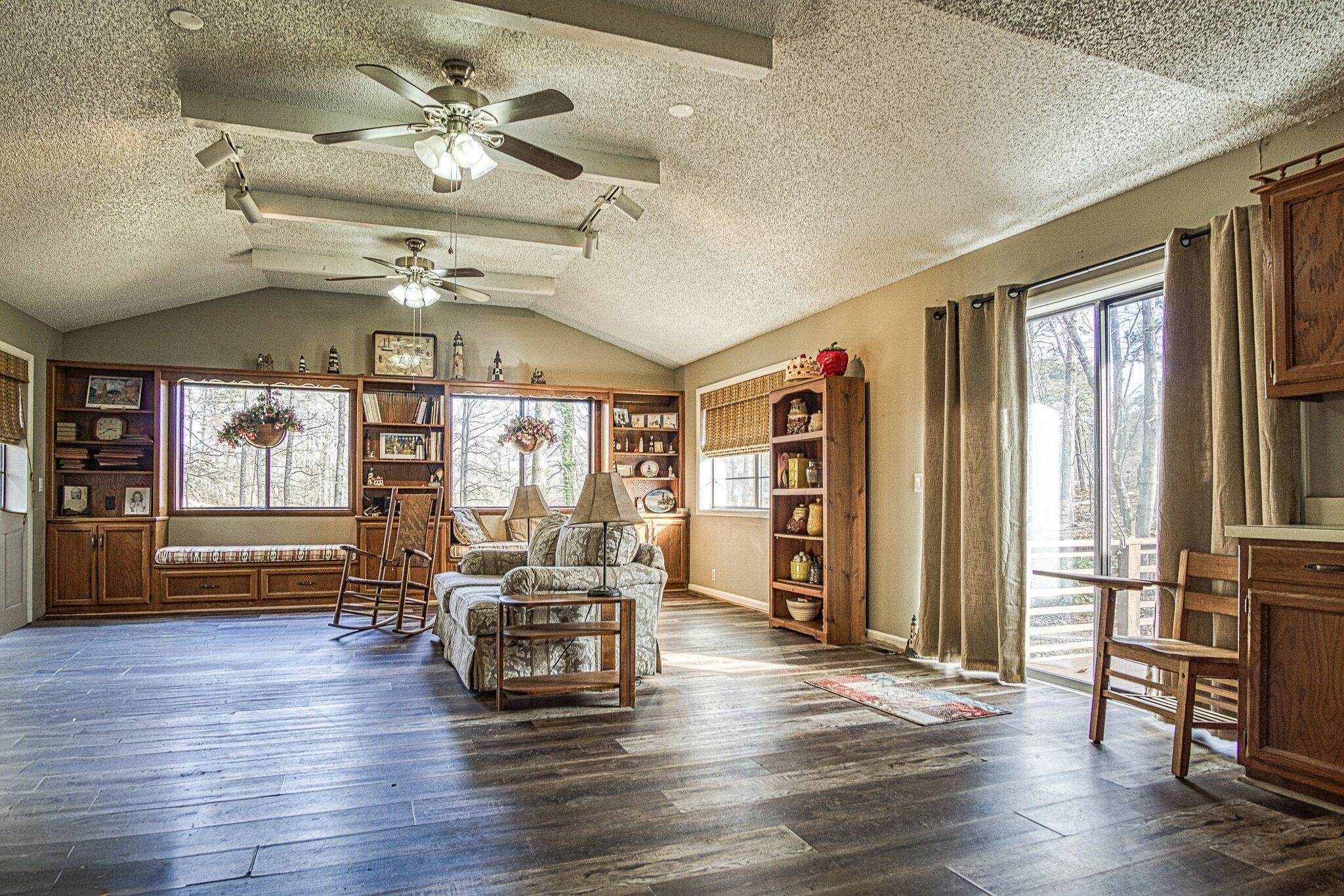 CASTILLO - Residential