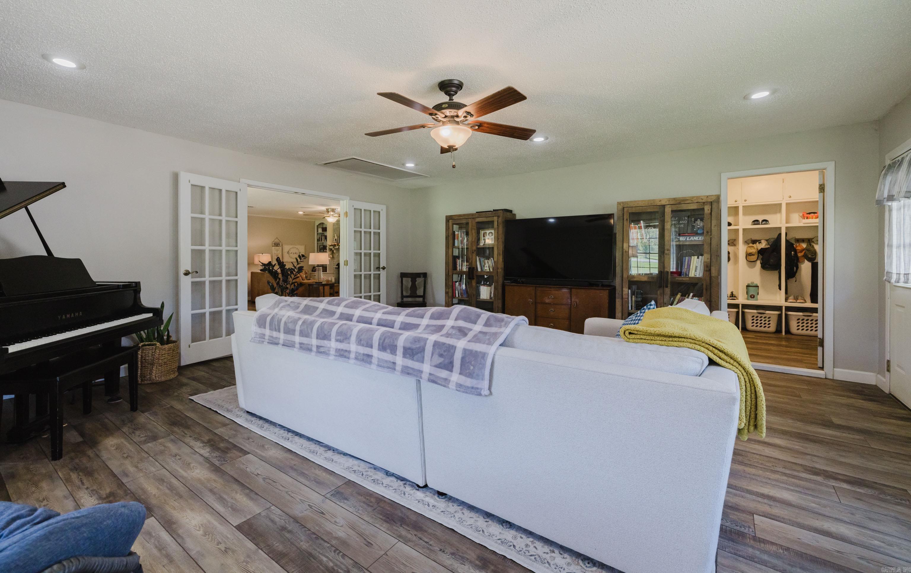 CEDAR BROOK ADDN - Residential