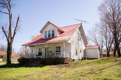 Photo of 903 Vine Street, Thayer, MO 65791 (MLS # 26009735)