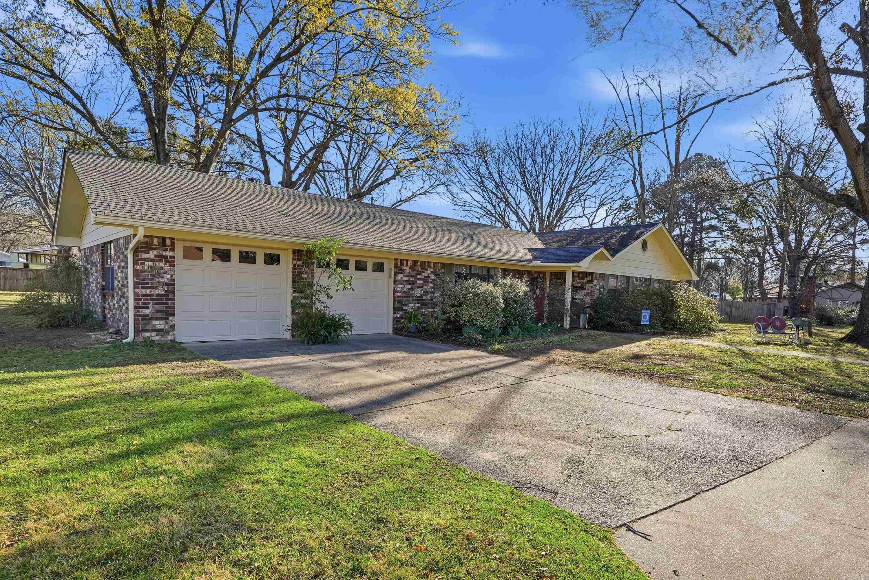 OAK FORREST - Residential