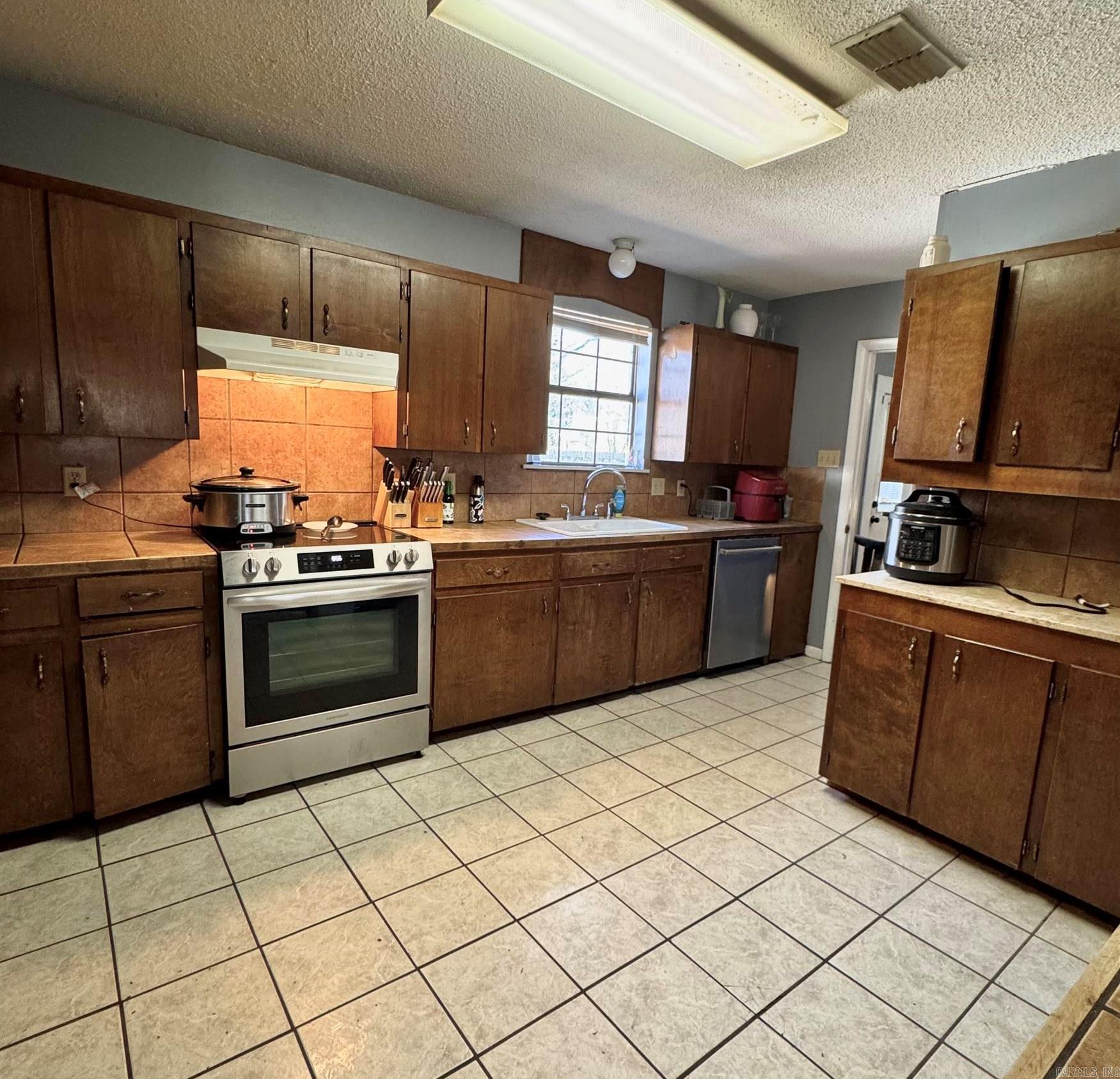 DAVIS & GARVIN - Residential