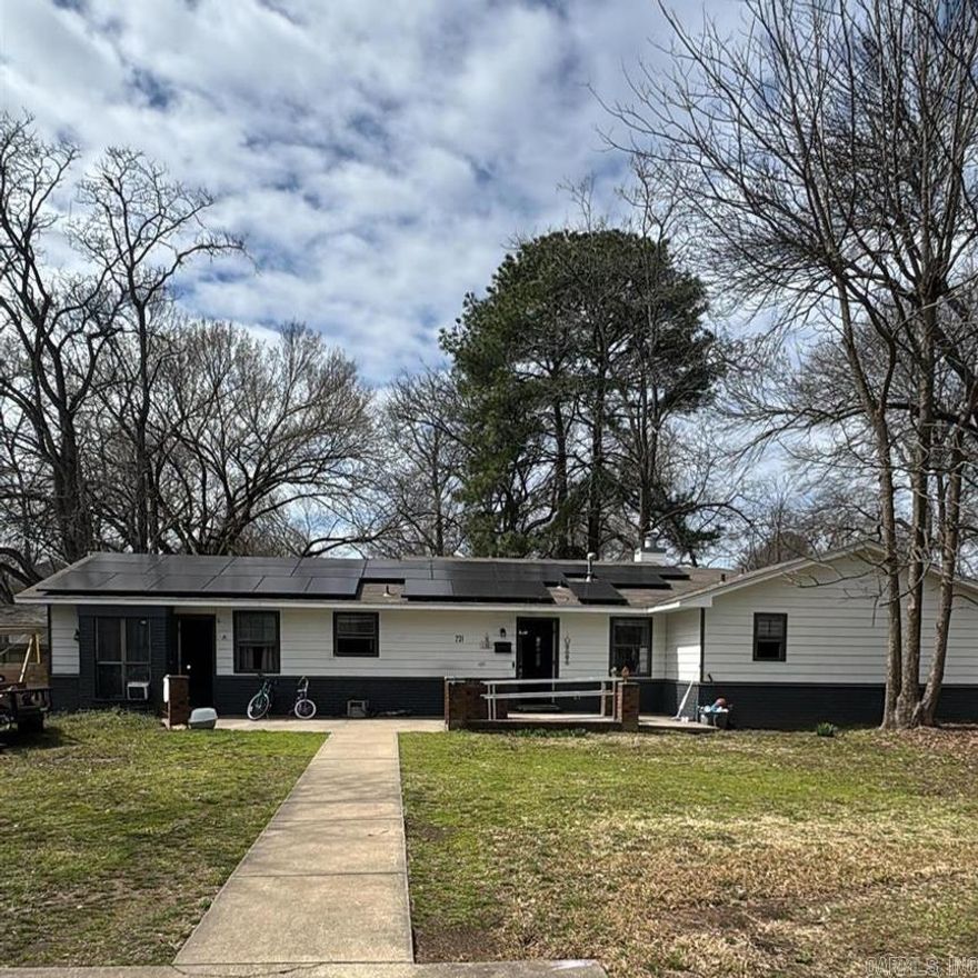 Welcome to this spacious home in the heart of Conway! This impressive 4 bedroom, 4 full bathroom residence is situated on a large .45 acre lot. Offering the perfect blend of space, comfort and convenience. This home would be perfect for a growing family or even an investor looking to add to their portfolio.  Key features include the large sunroom, fully fenced back yard, a 12x18 storage shed for any additional storage needs, solar panels and is conveniently located near all that Conway has to offer. Do NOT miss your chance--Schedule a tour today to see all the potential this home has to offer.