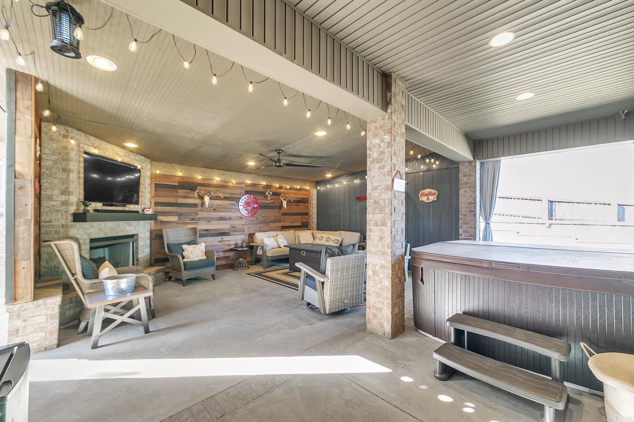 Seven Pointe Lake - Residential
