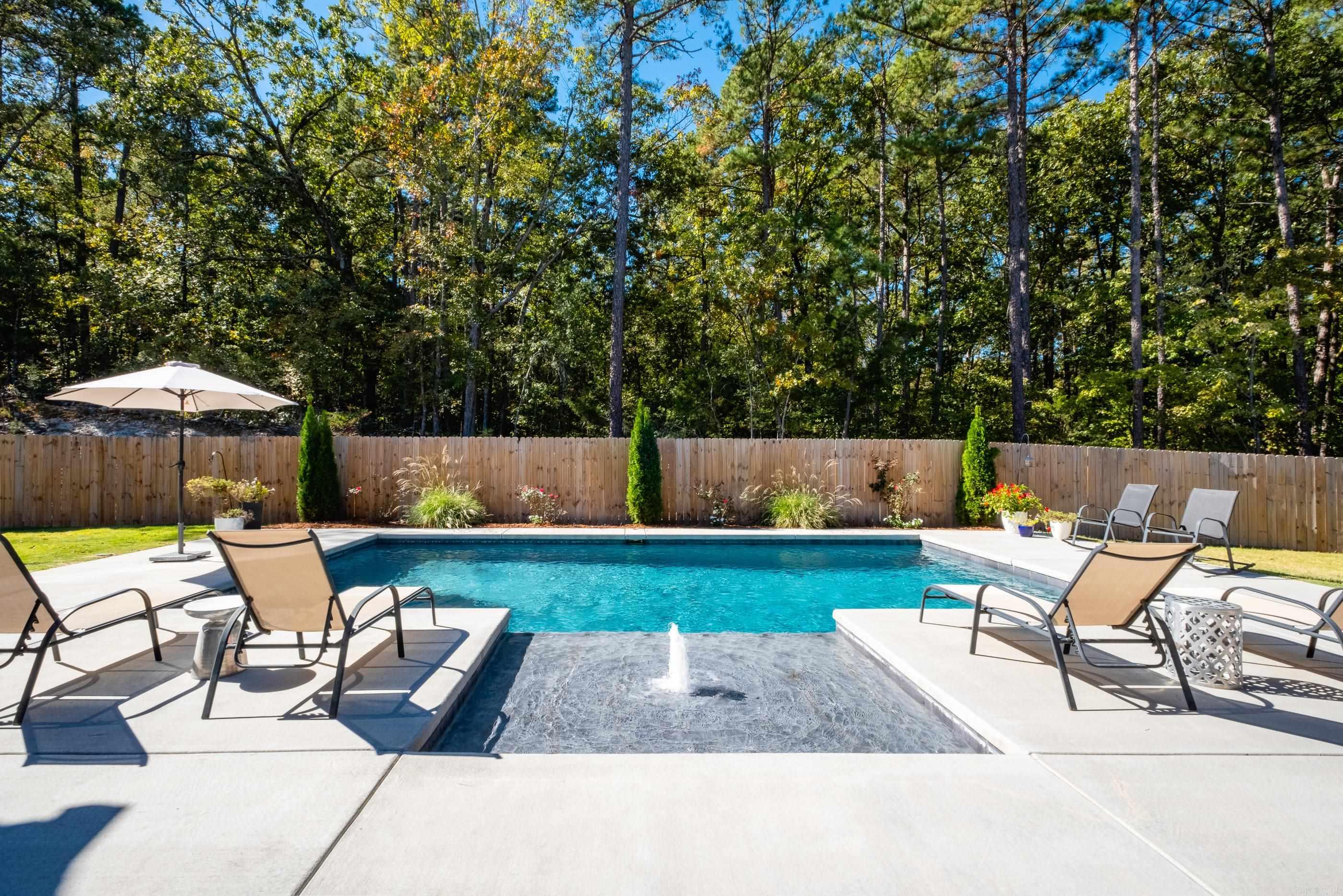 CHENAL VALLEY ABINGTON COURT - Residential