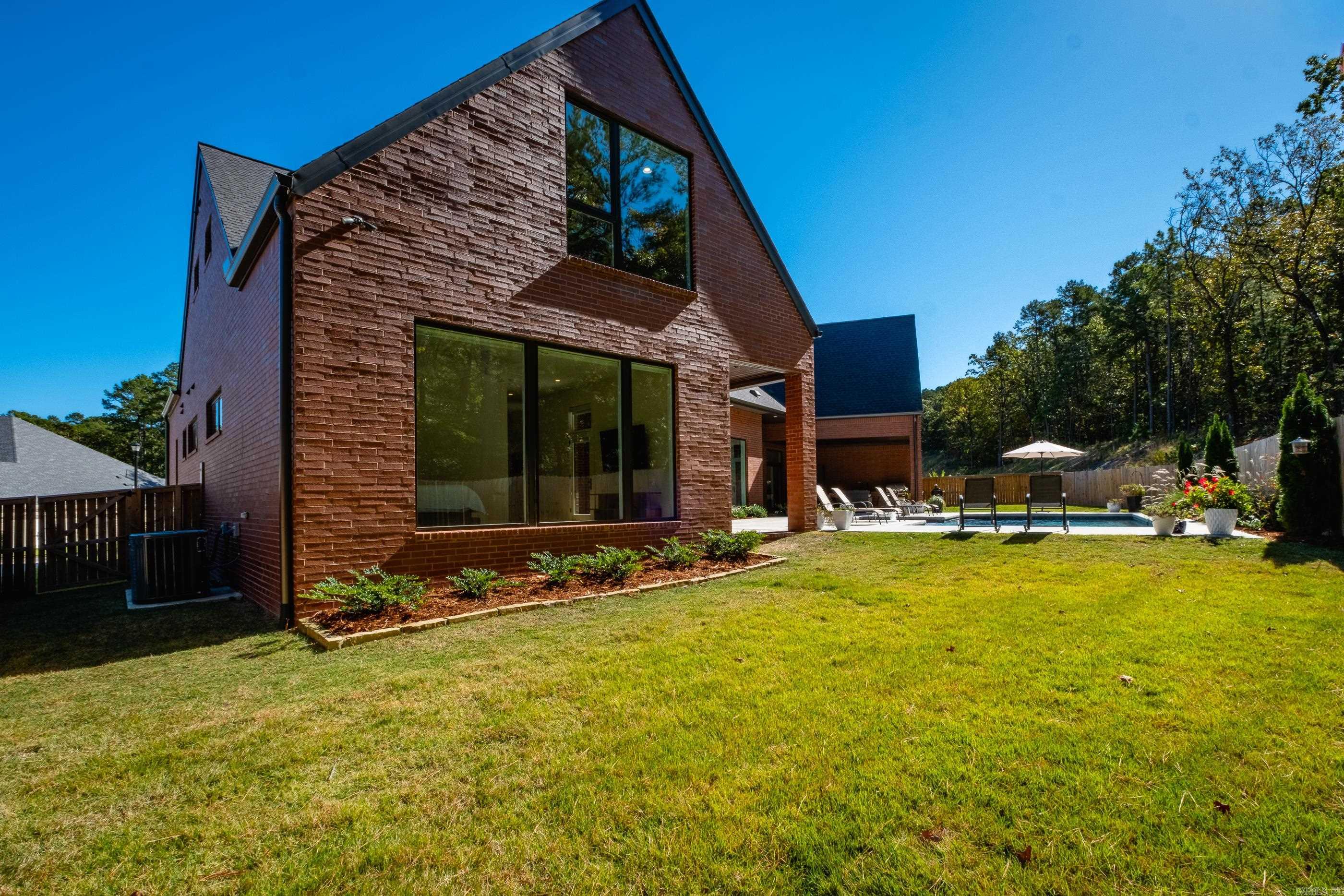 CHENAL VALLEY ABINGTON COURT - Residential