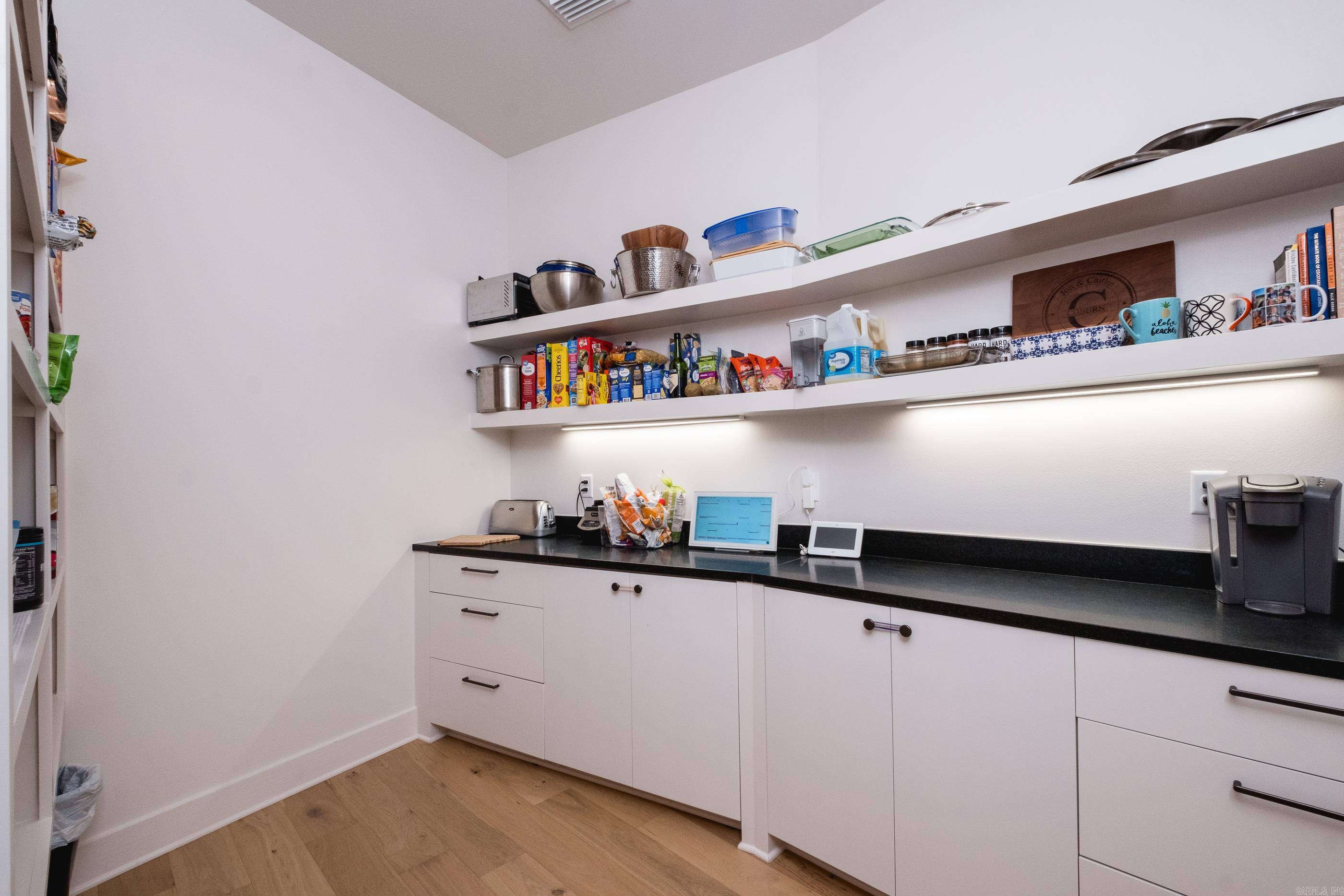 CHENAL VALLEY ABINGTON COURT - Residential