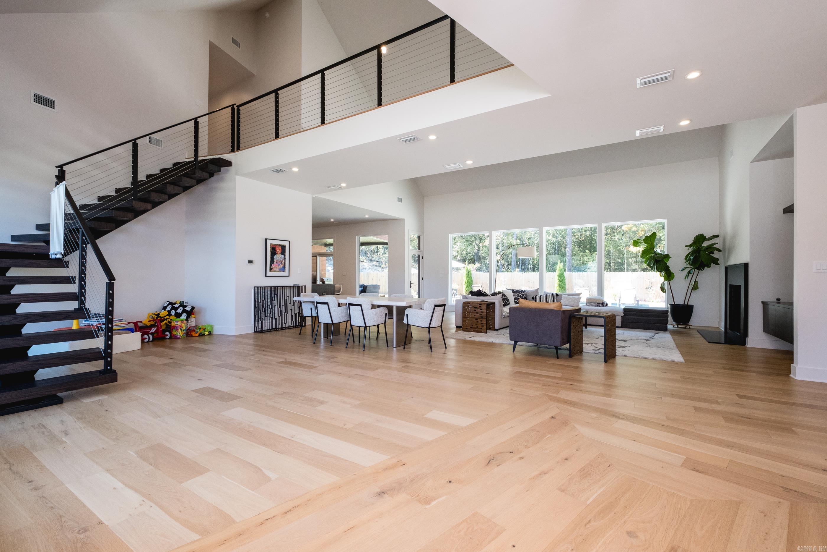 CHENAL VALLEY ABINGTON COURT - Residential