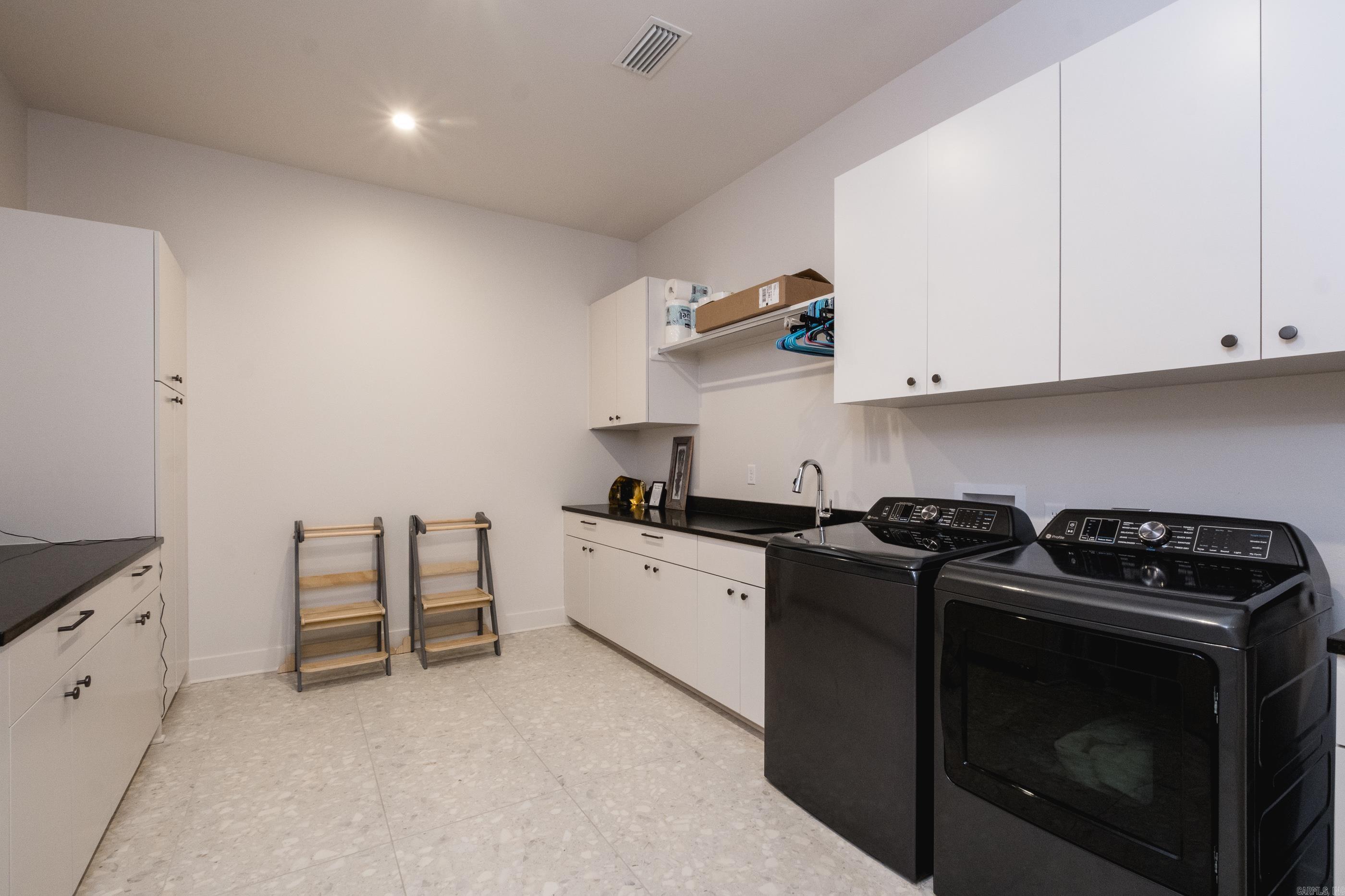 CHENAL VALLEY ABINGTON COURT - Residential