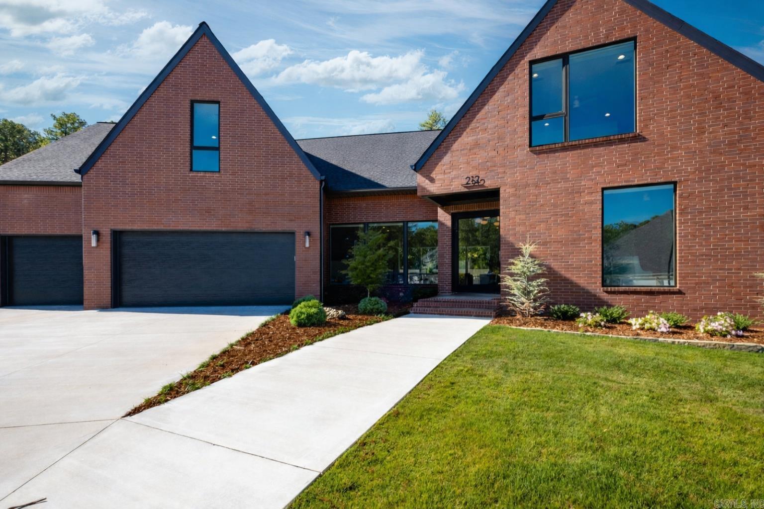 CHENAL VALLEY ABINGTON COURT - Residential