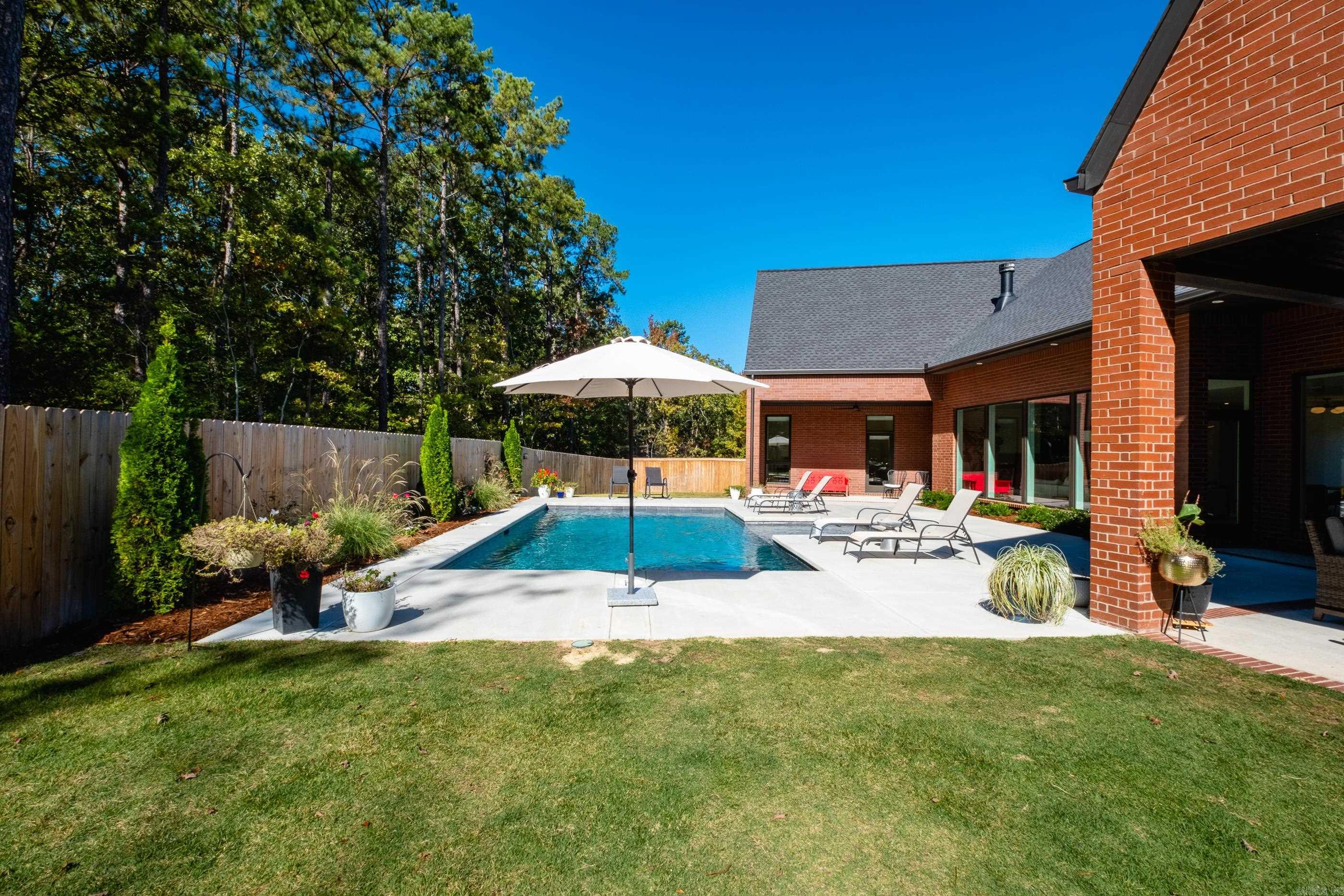 CHENAL VALLEY ABINGTON COURT - Residential