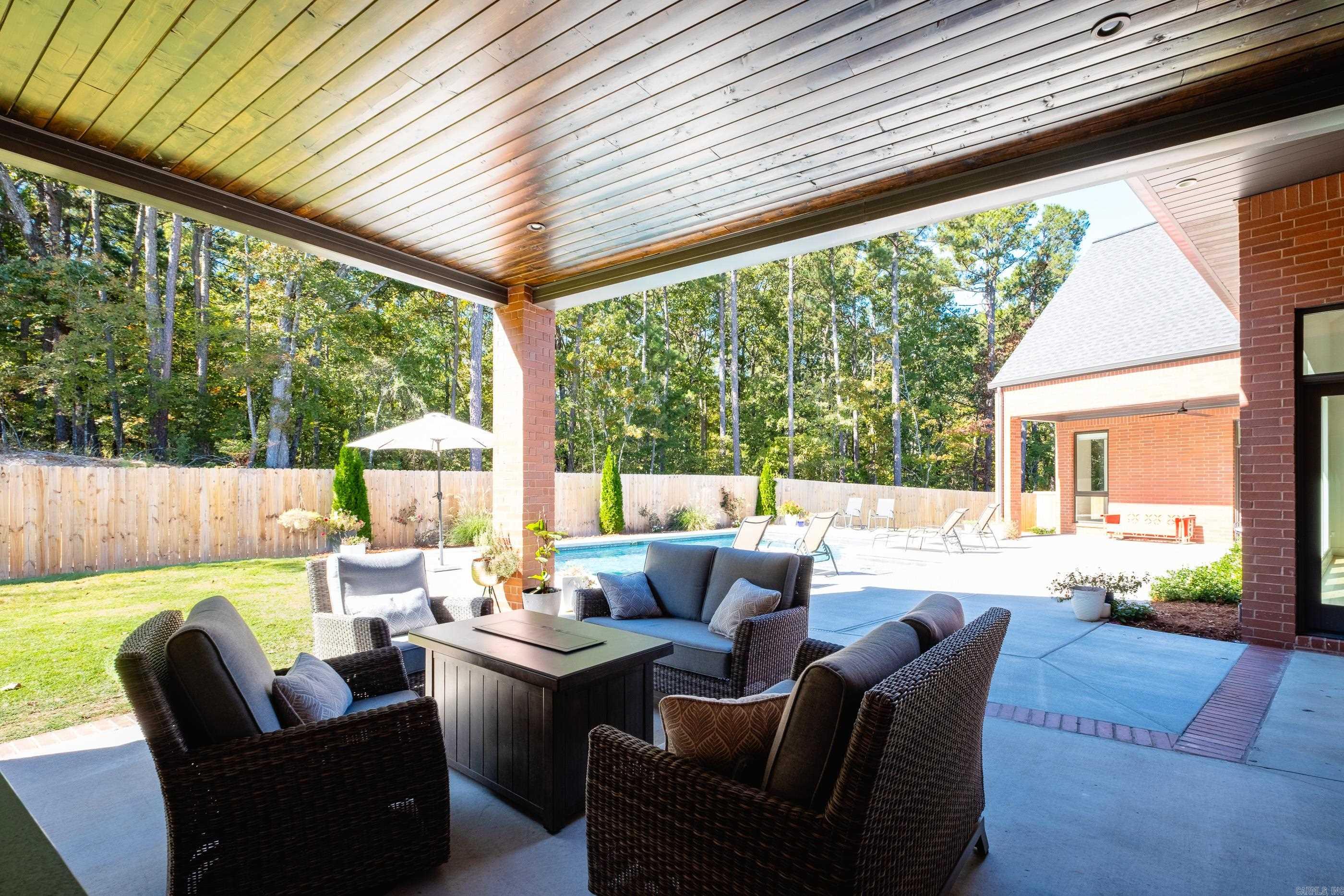 CHENAL VALLEY ABINGTON COURT - Residential