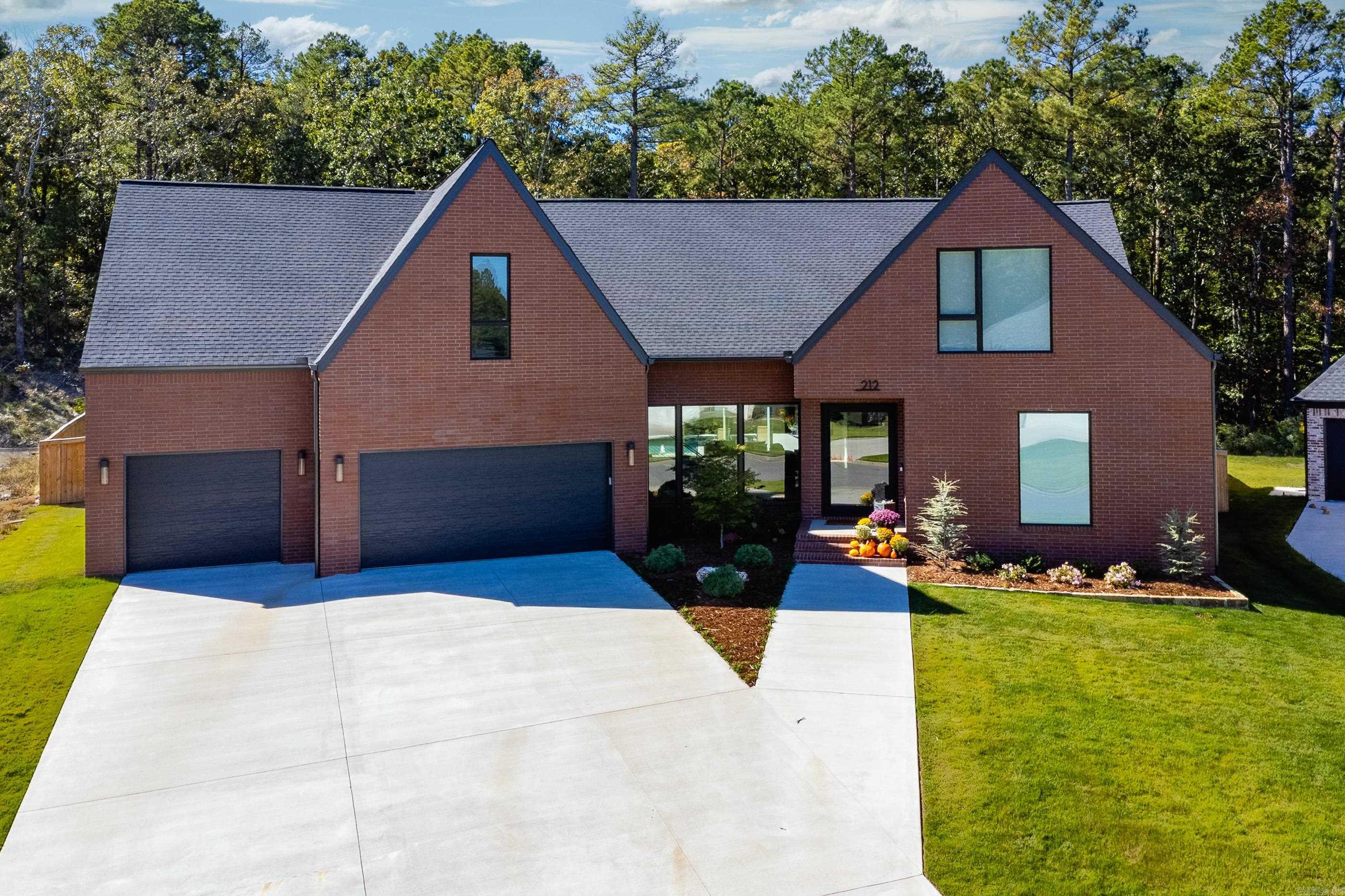 CHENAL VALLEY ABINGTON COURT - Residential