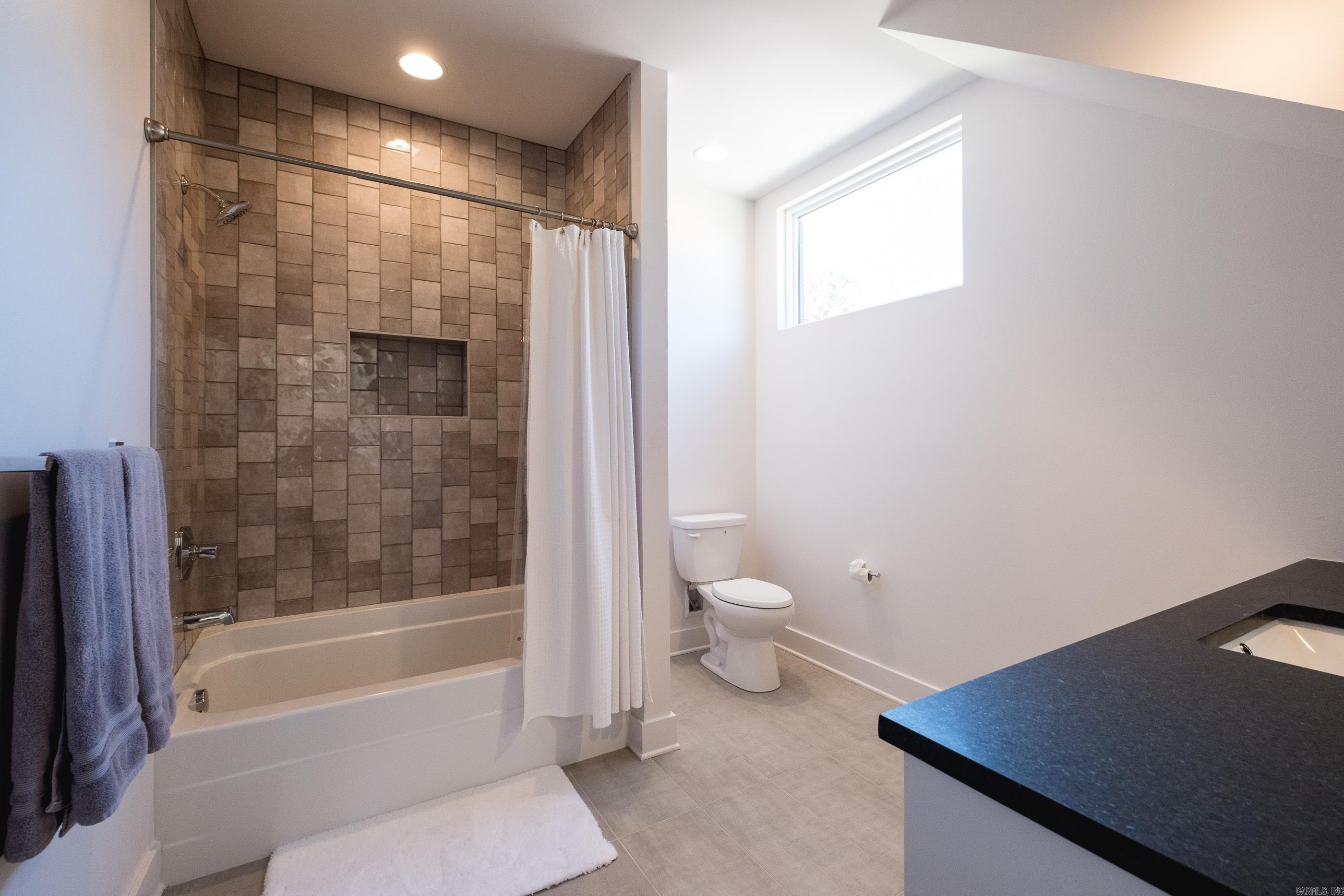 CHENAL VALLEY ABINGTON COURT - Residential