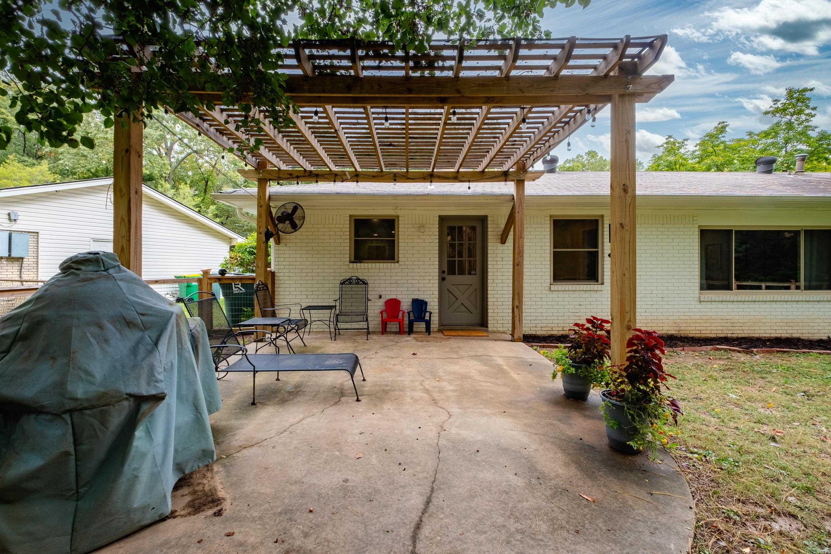 LEAWOOD HEIGHTS - Residential