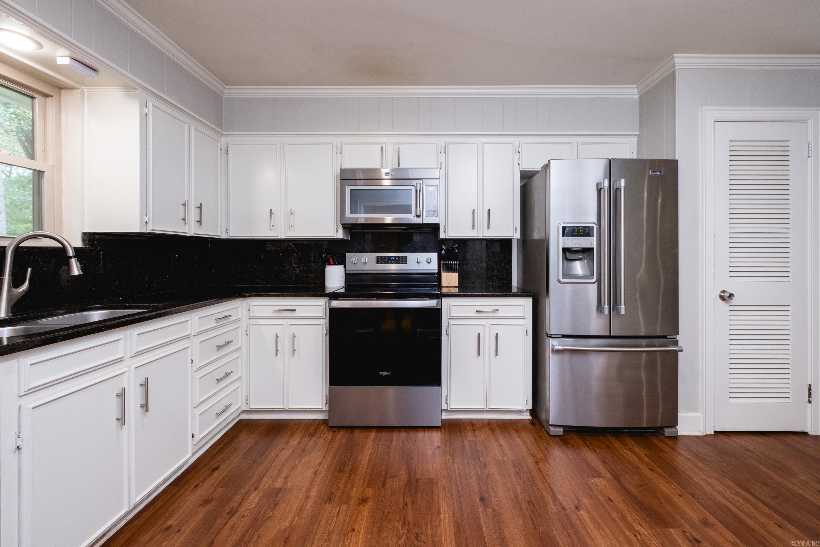 LEAWOOD HEIGHTS - Residential