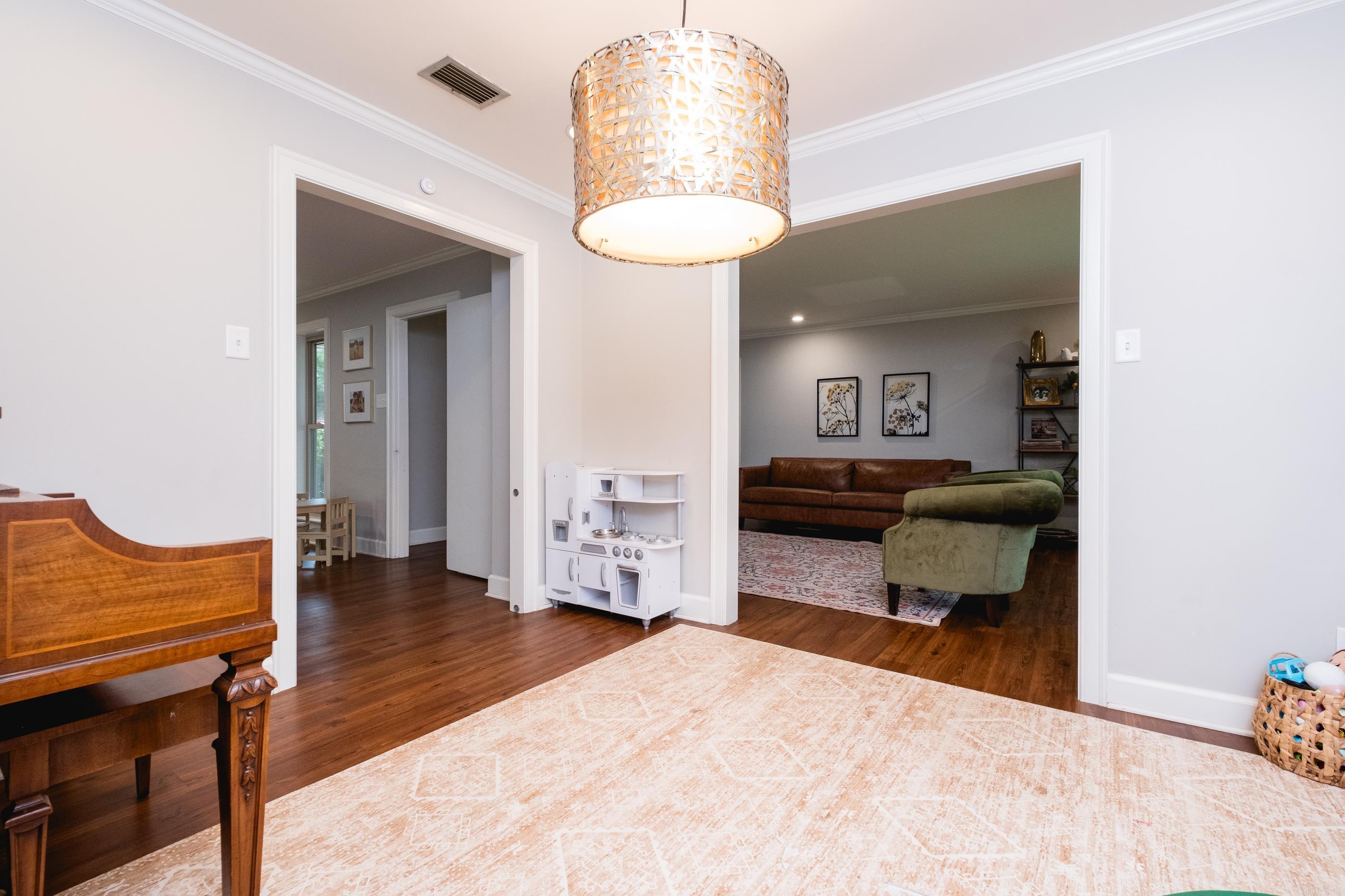 LEAWOOD HEIGHTS - Residential