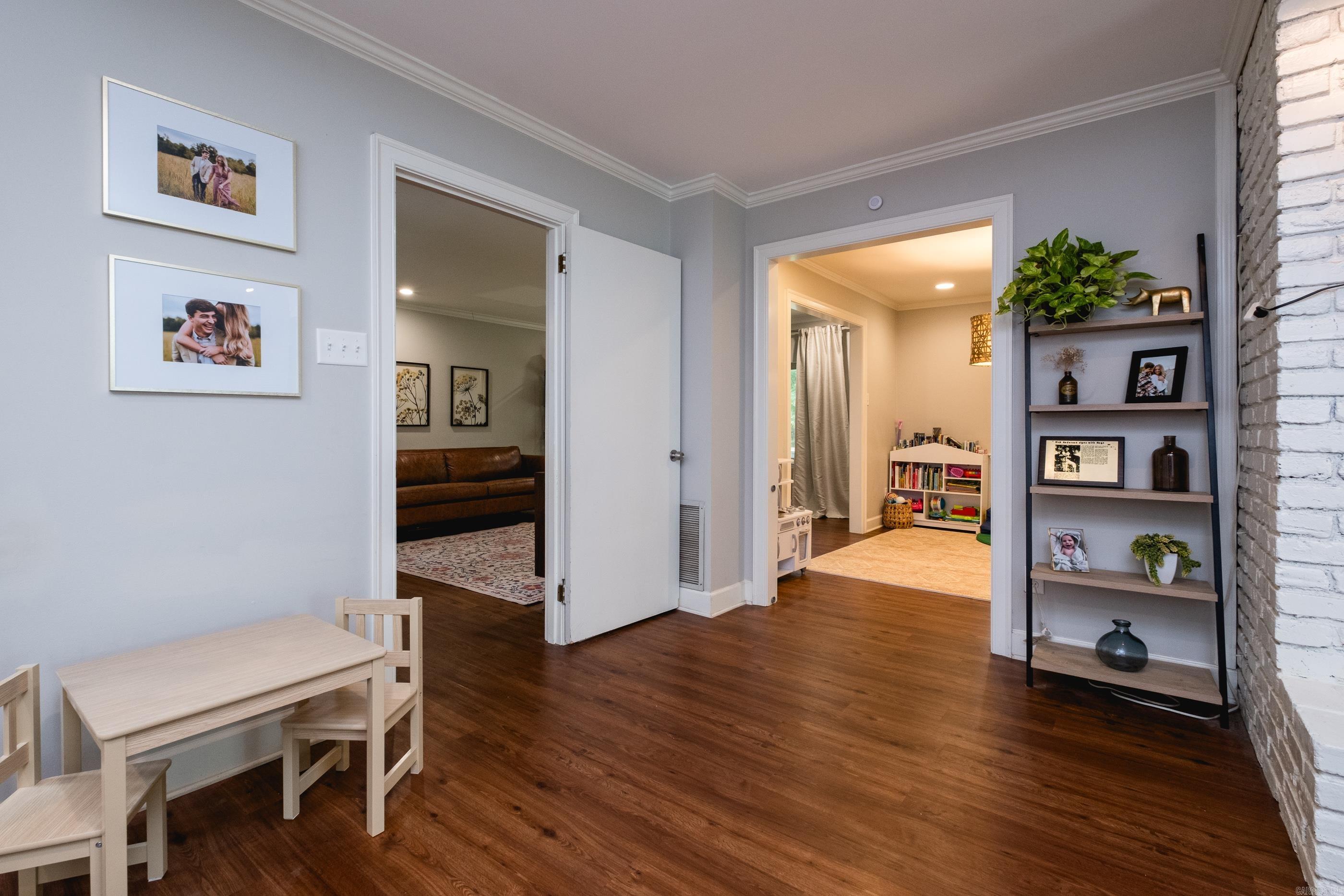 LEAWOOD HEIGHTS - Residential