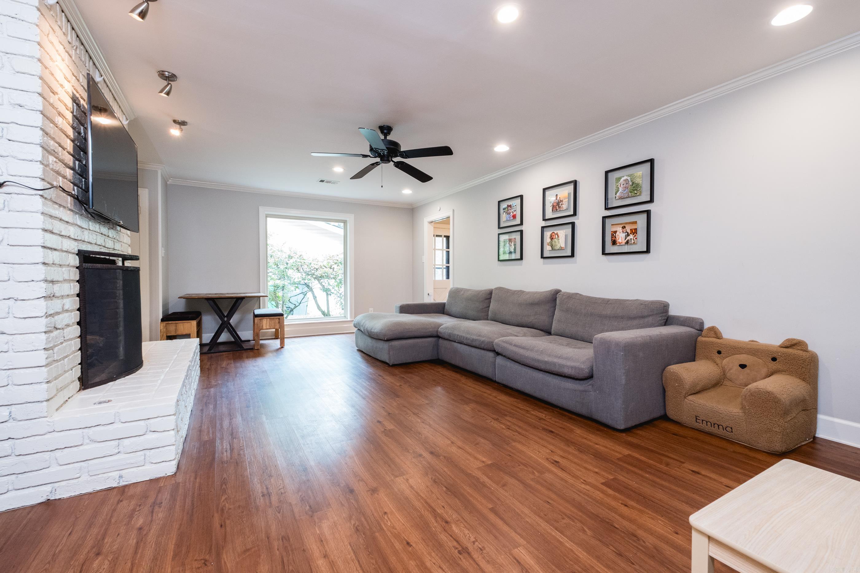 LEAWOOD HEIGHTS - Residential