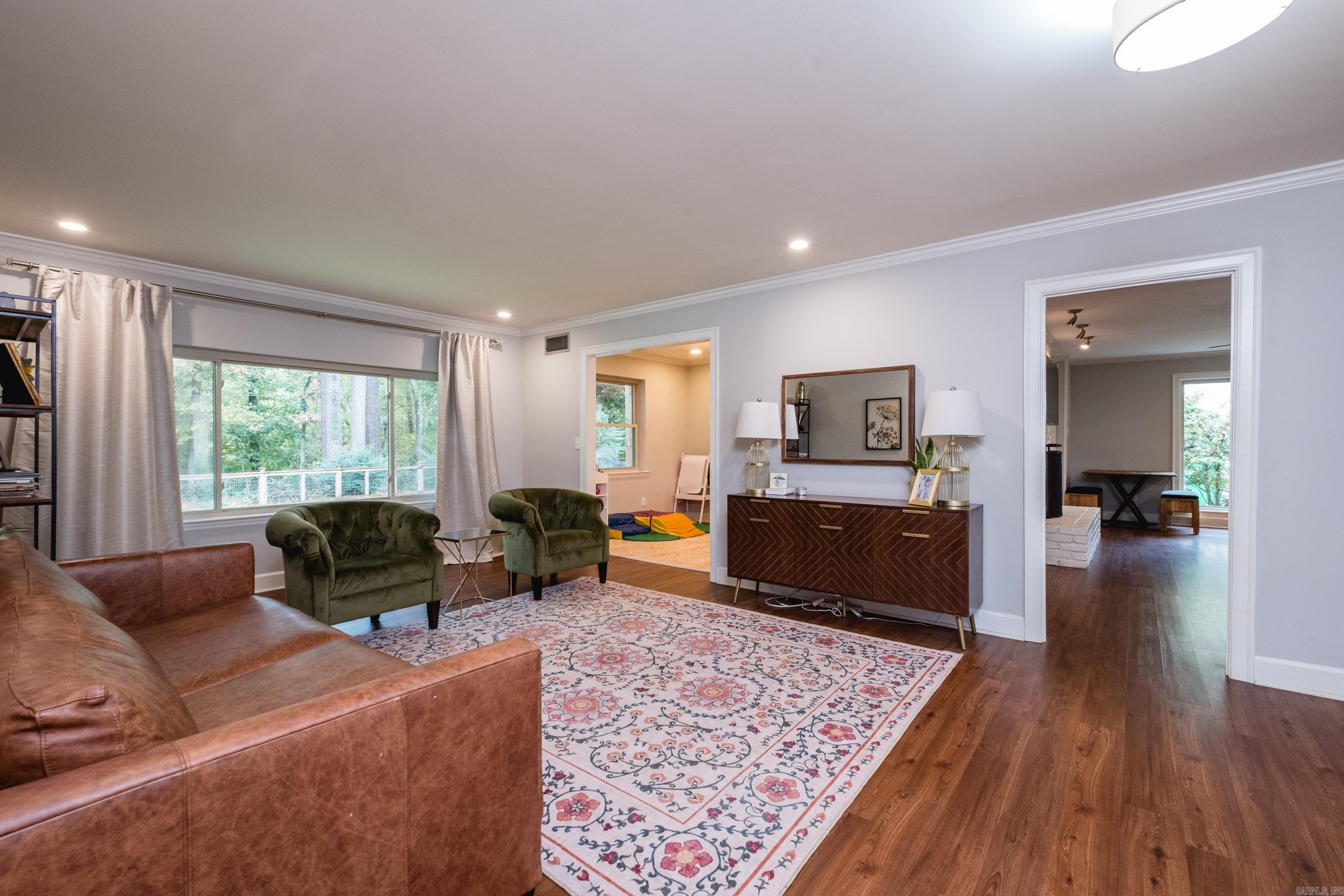 LEAWOOD HEIGHTS - Residential