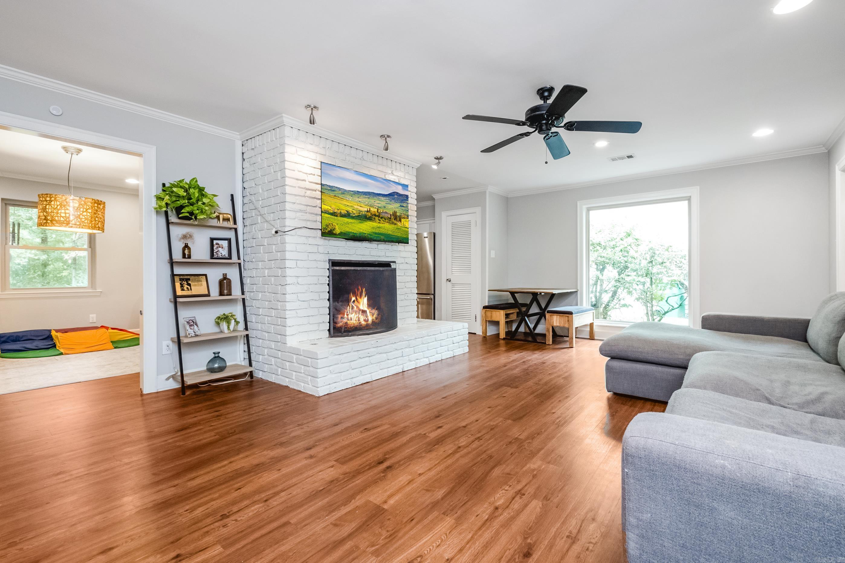 LEAWOOD HEIGHTS - Residential