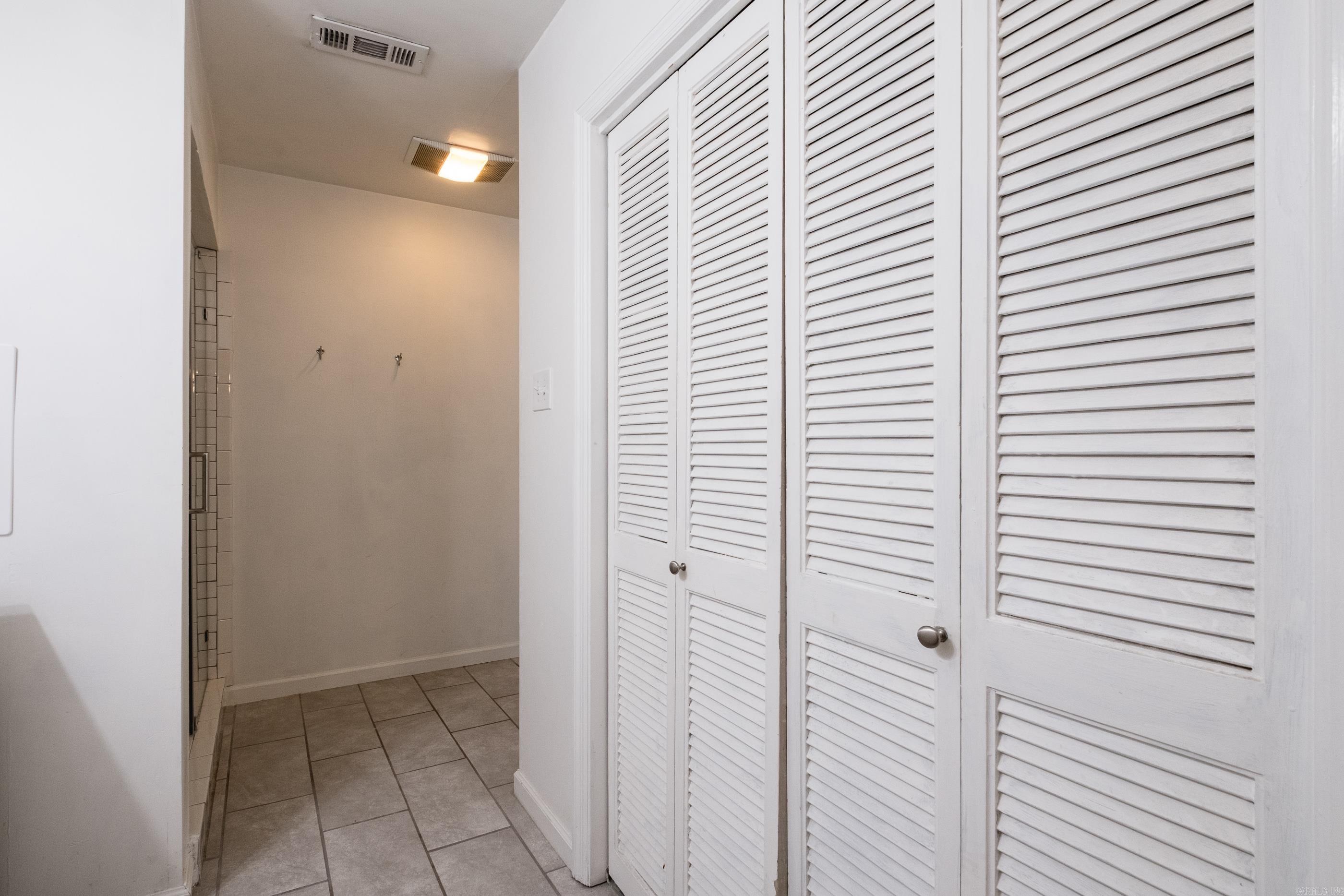 LEAWOOD HEIGHTS - Residential